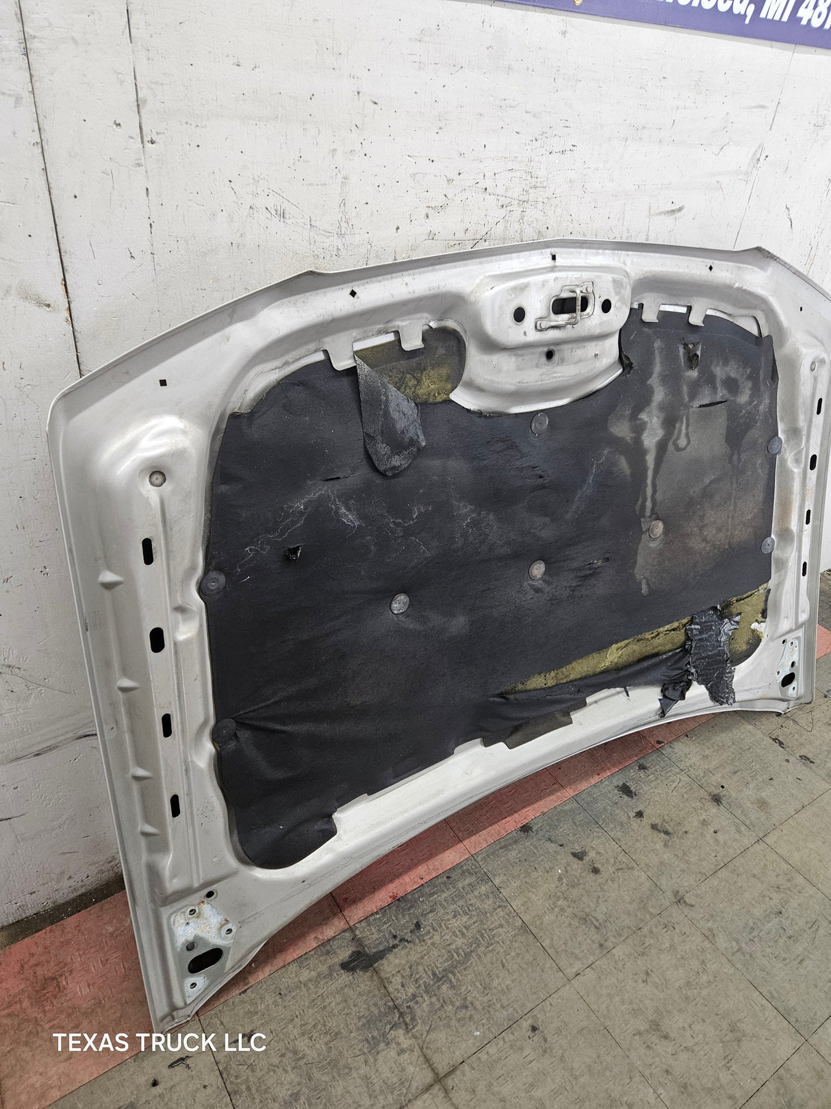 2003-2006 Chevrolet Silverado 1500 2500 'Cateye' Hood