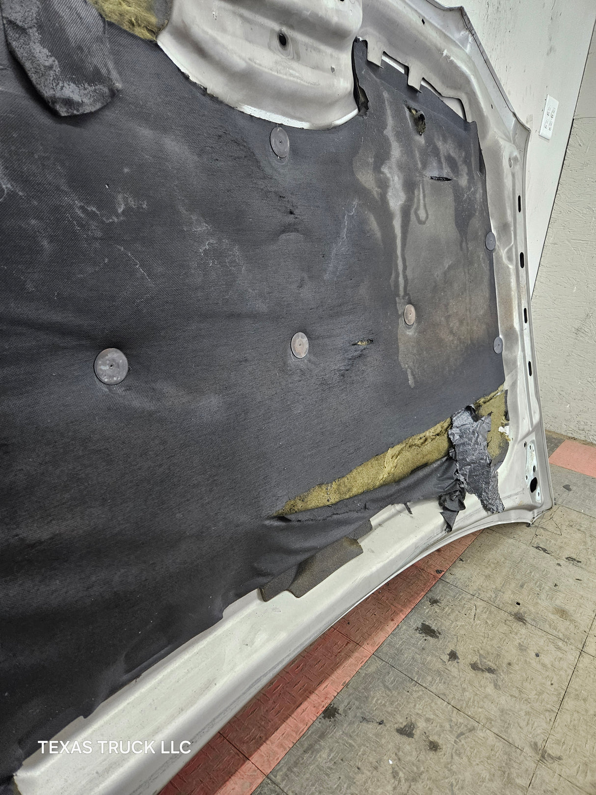 2003-2006 Chevrolet Silverado 1500 2500 'Cateye' Hood