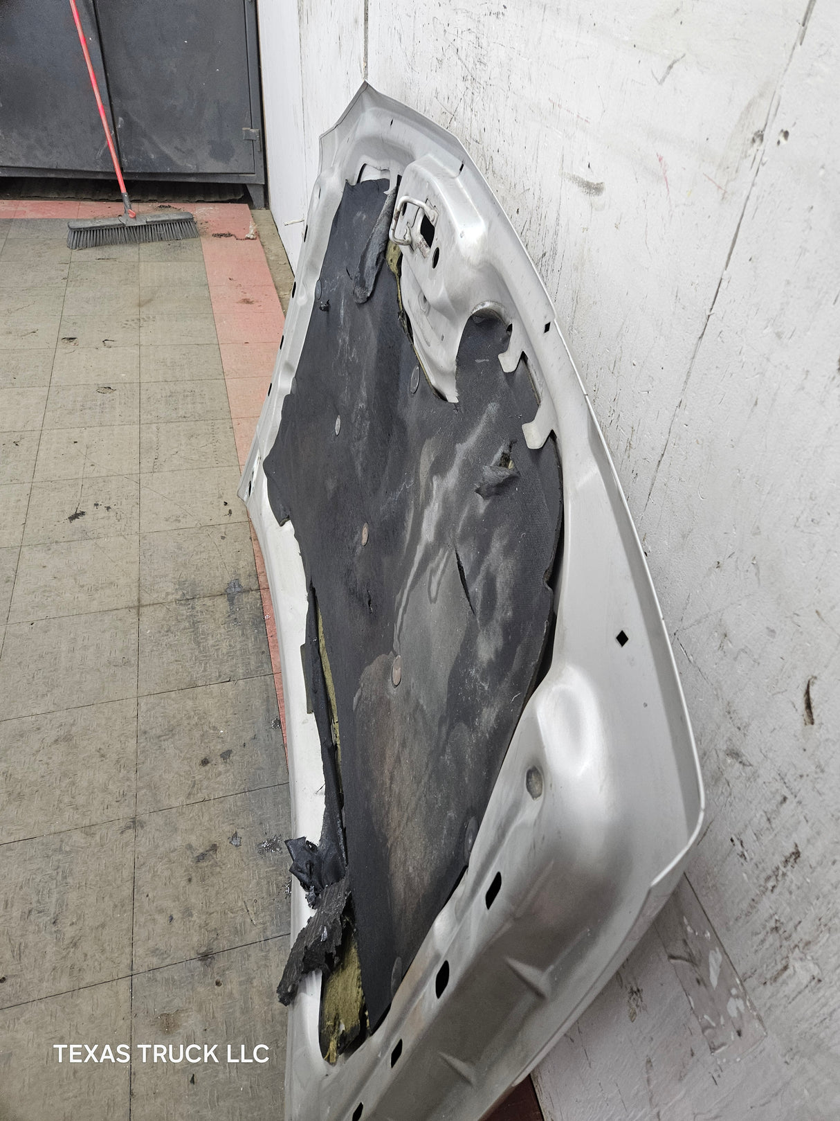 2003-2006 Chevrolet Silverado 1500 2500 'Cateye' Hood