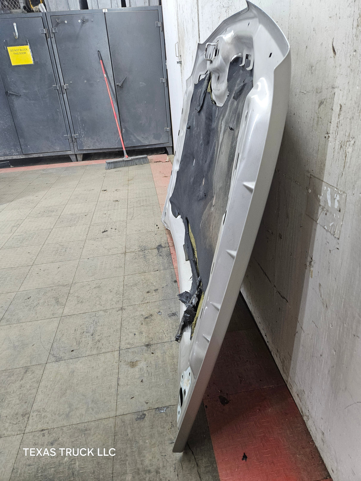 2003-2006 Chevrolet Silverado 1500 2500 'Cateye' Hood