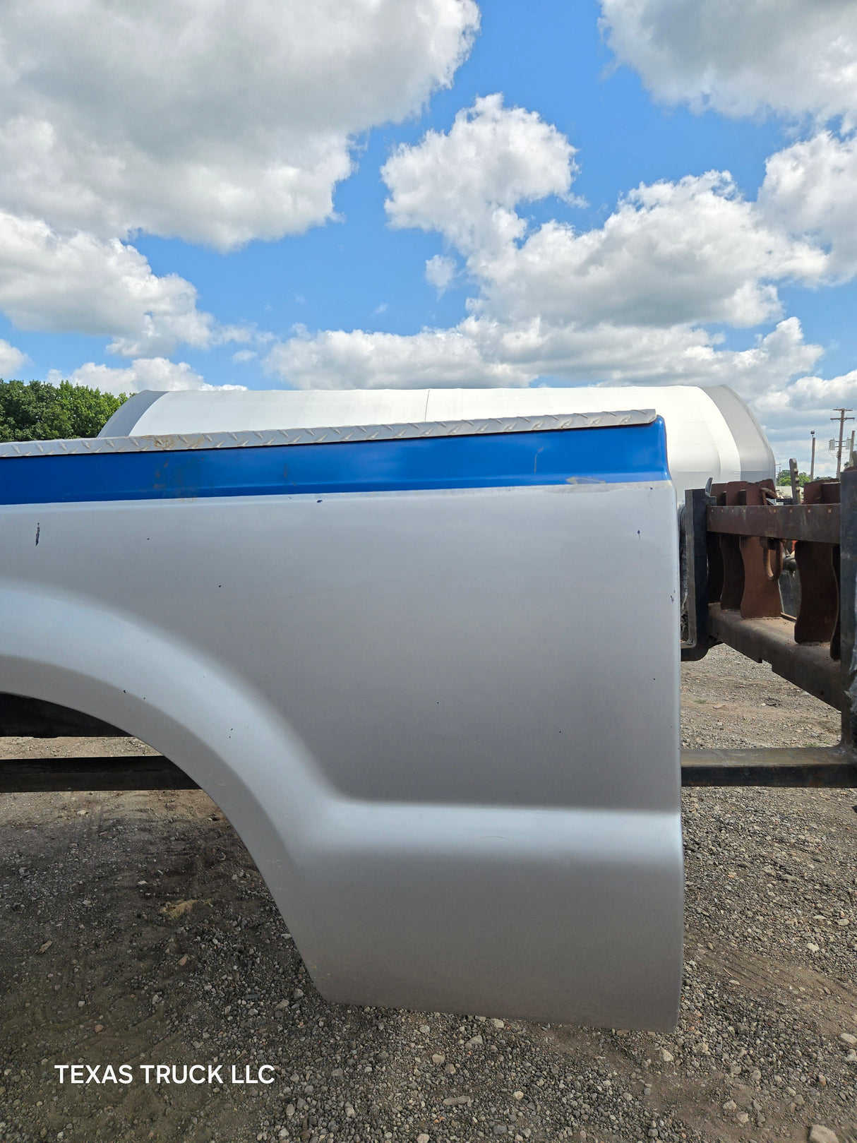 1999-2010 Ford Super Duty F250 F350 6' 9" Short Truck Bed - Silver