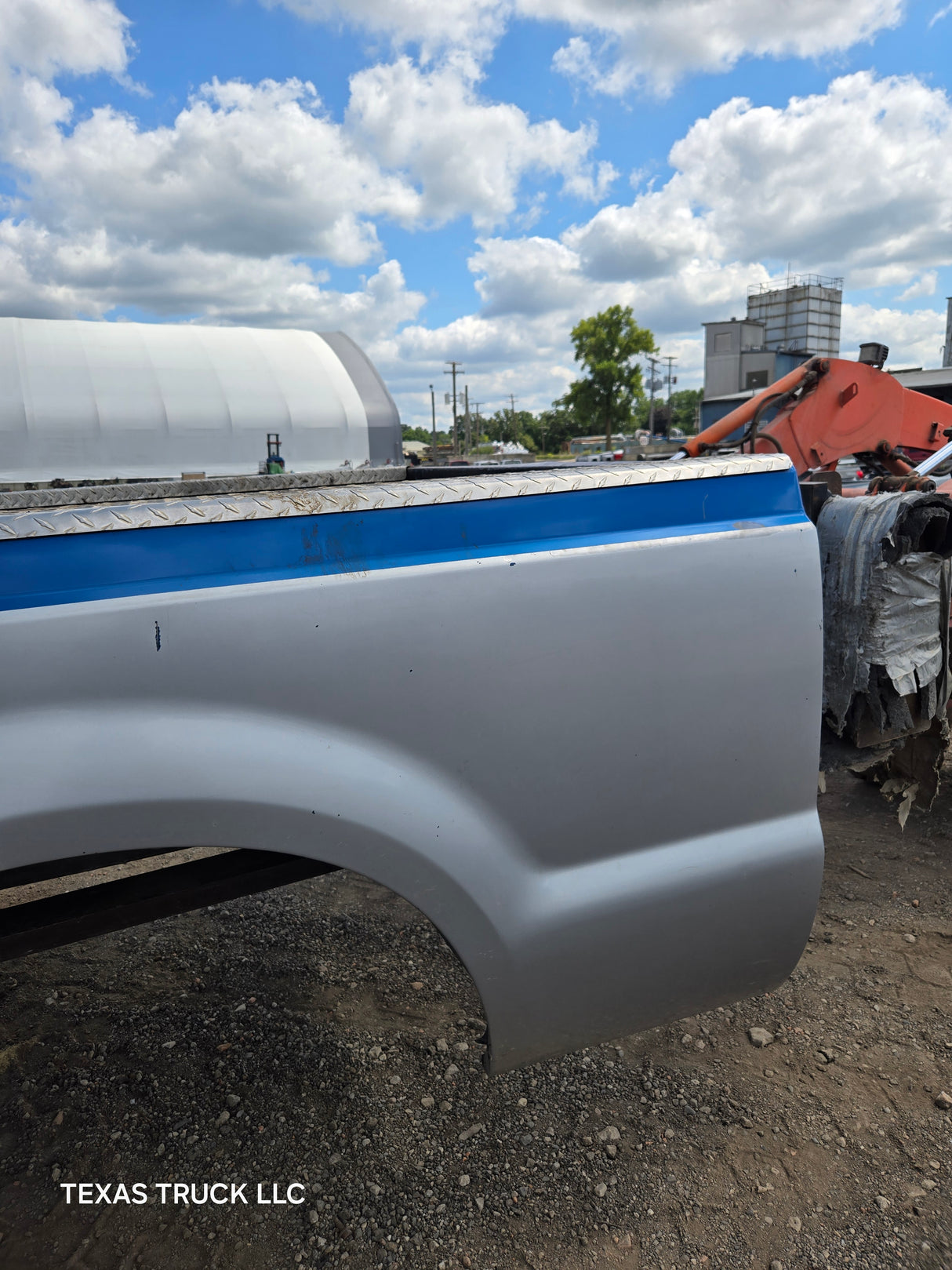 1999-2010 Ford Super Duty F250 F350 6' 9" Short Truck Bed - Silver