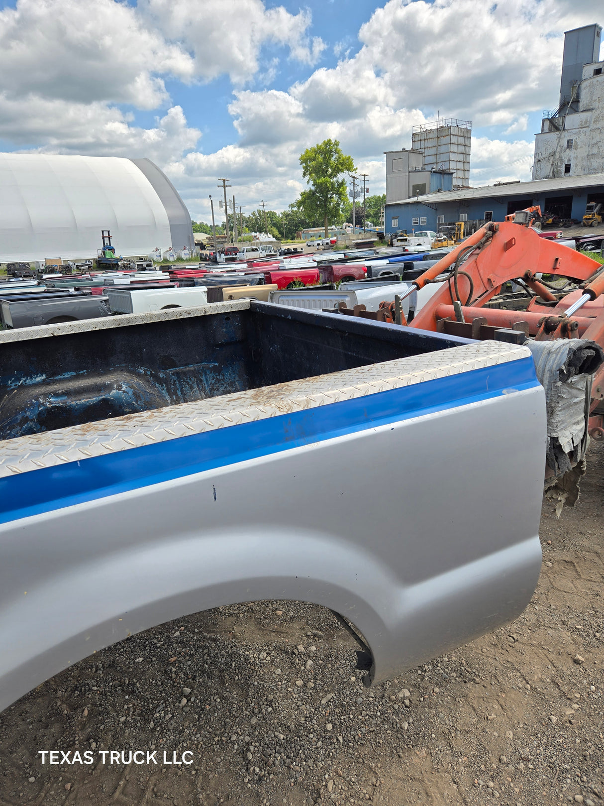 1999-2010 Ford Super Duty F250 F350 6' 9" Short Truck Bed - Silver