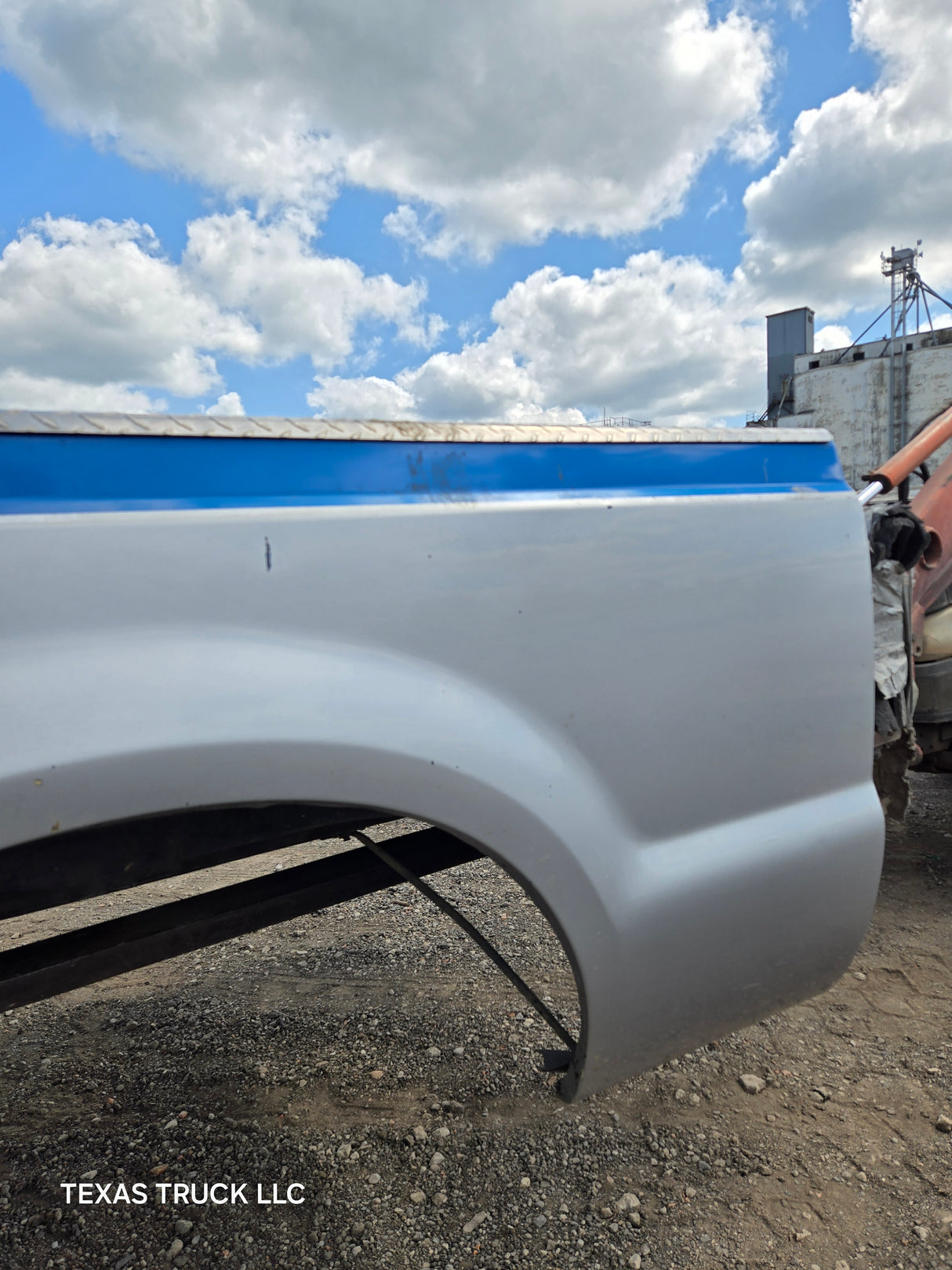 1999-2010 Ford Super Duty F250 F350 6' 9" Short Truck Bed - Silver