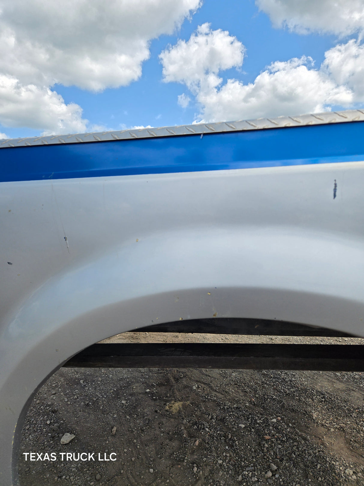 1999-2010 Ford Super Duty F250 F350 6' 9" Short Truck Bed - Silver