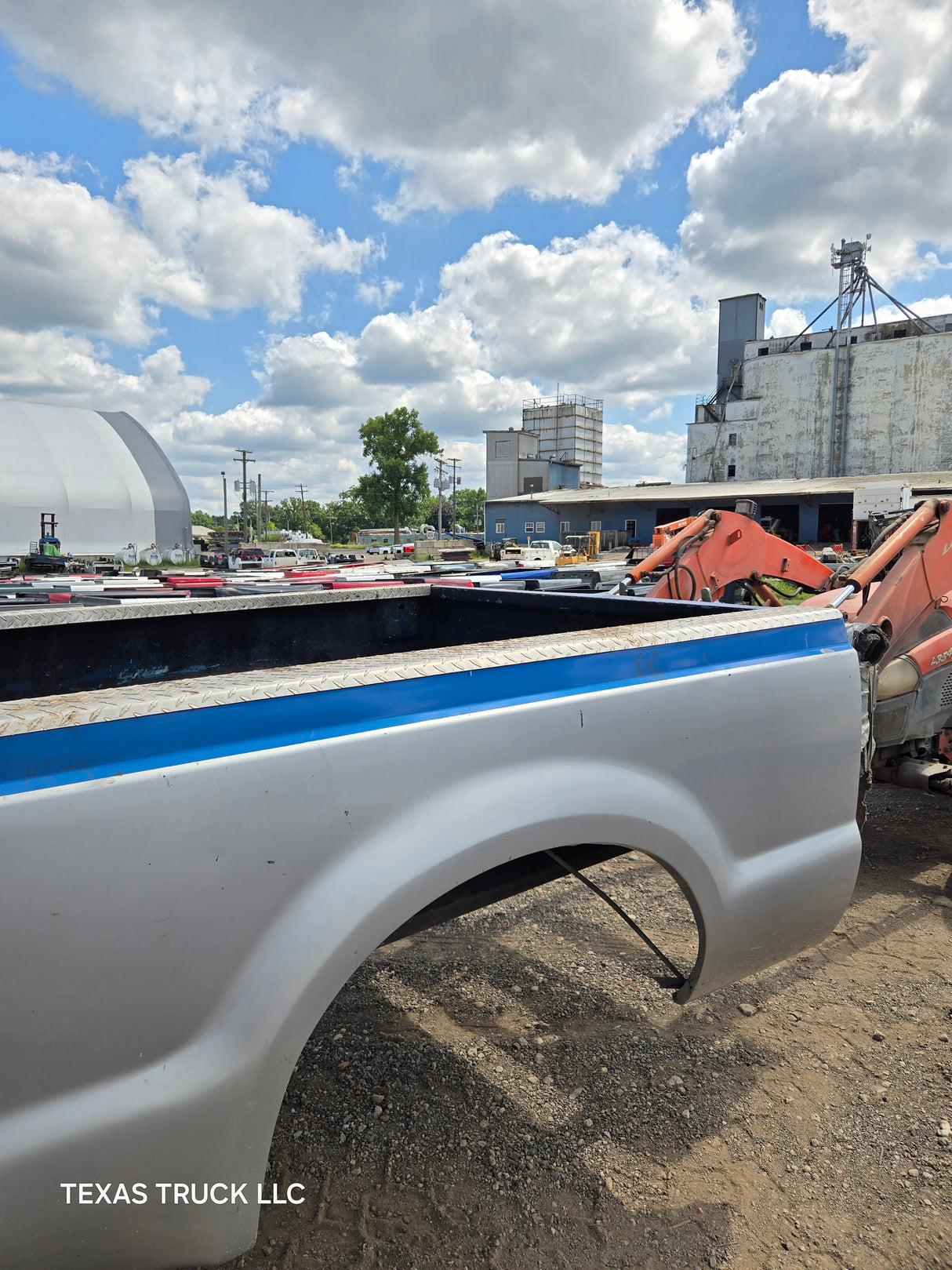 1999-2010 Ford Super Duty F250 F350 6' 9" Short Truck Bed - Silver