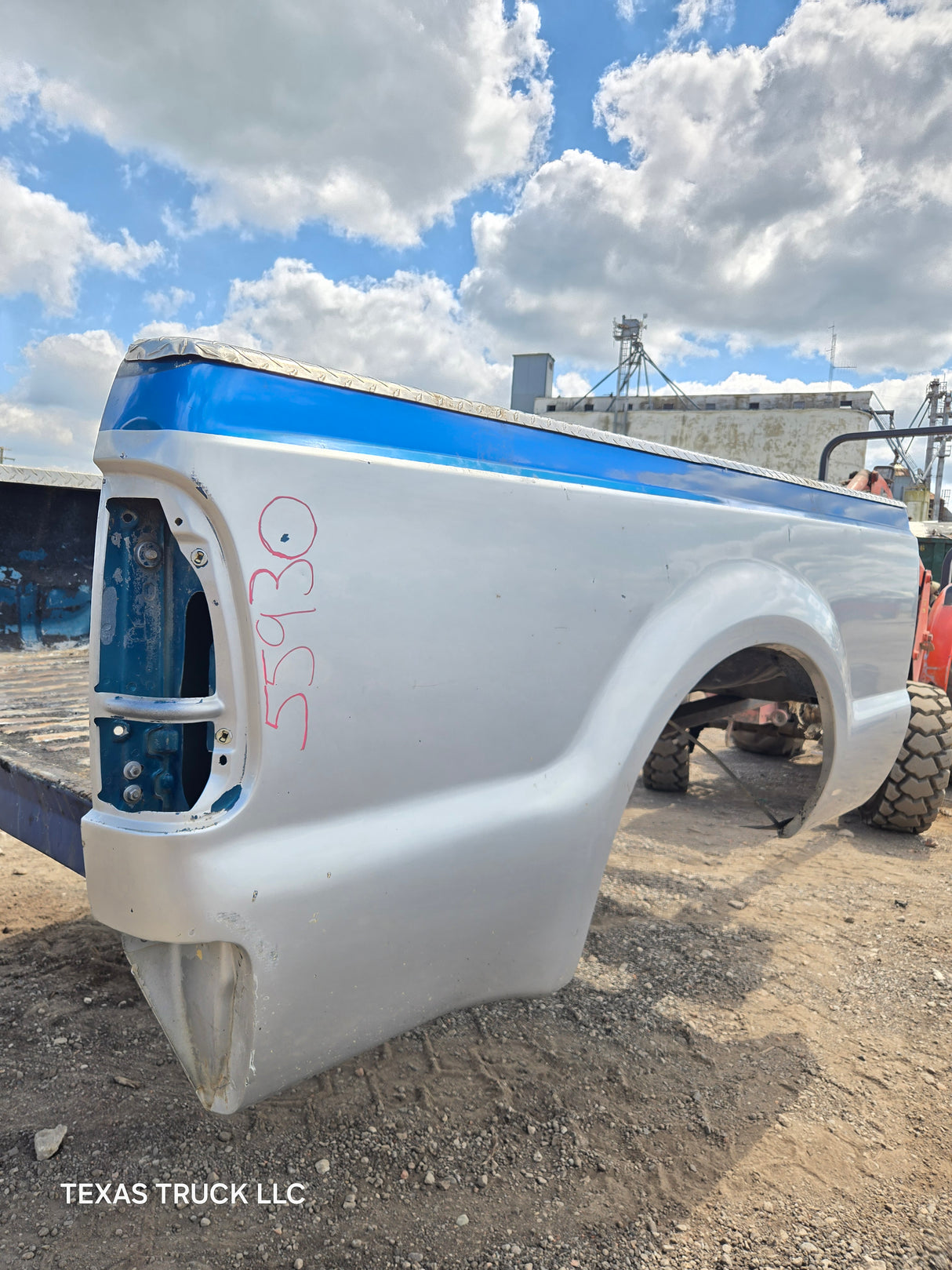 1999-2010 Ford Super Duty F250 F350 6' 9" Short Truck Bed - Silver