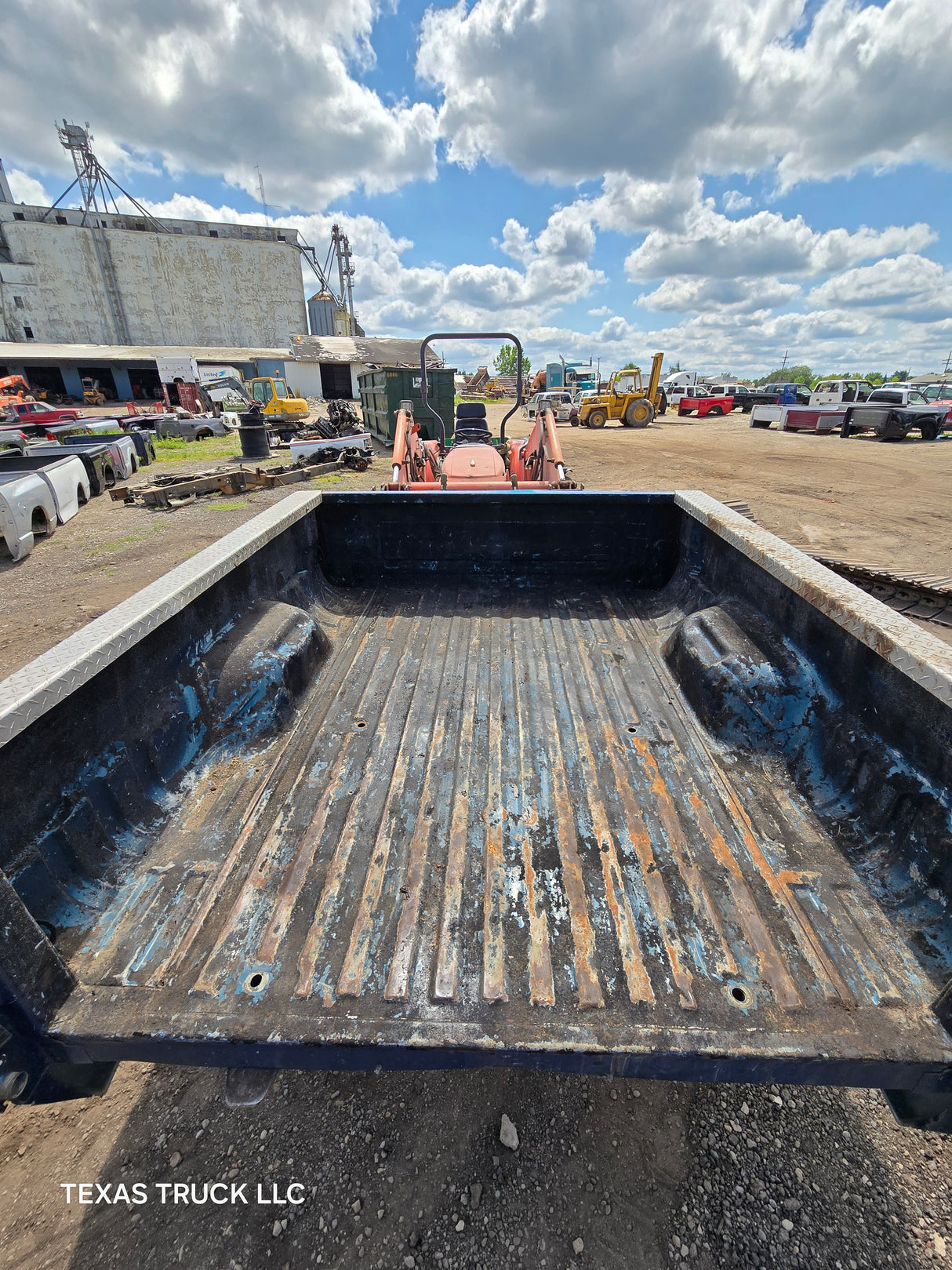1999-2010 Ford Super Duty F250 F350 6' 9" Short Truck Bed - Silver