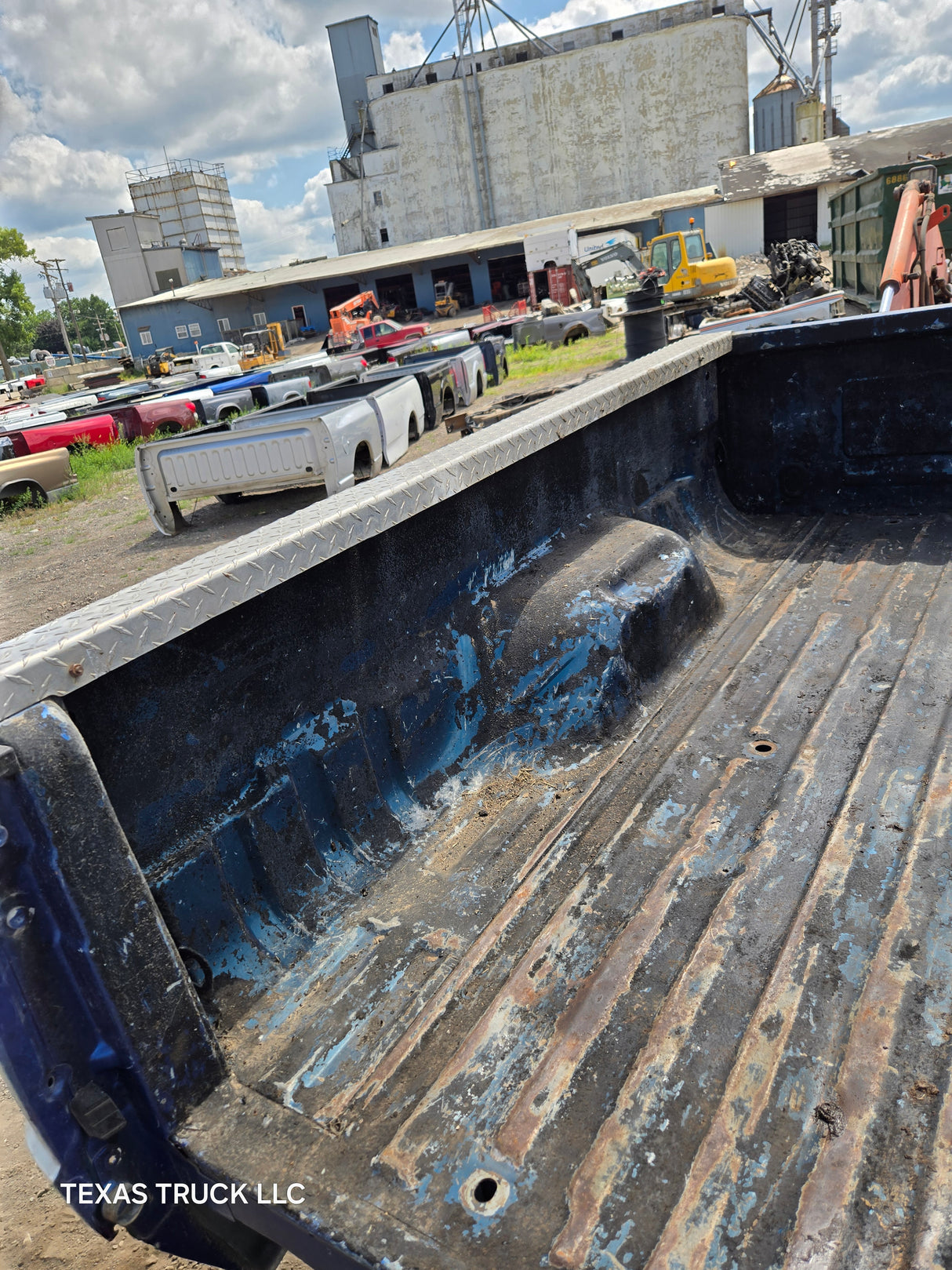 1999-2010 Ford Super Duty F250 F350 6' 9" Short Truck Bed - Silver