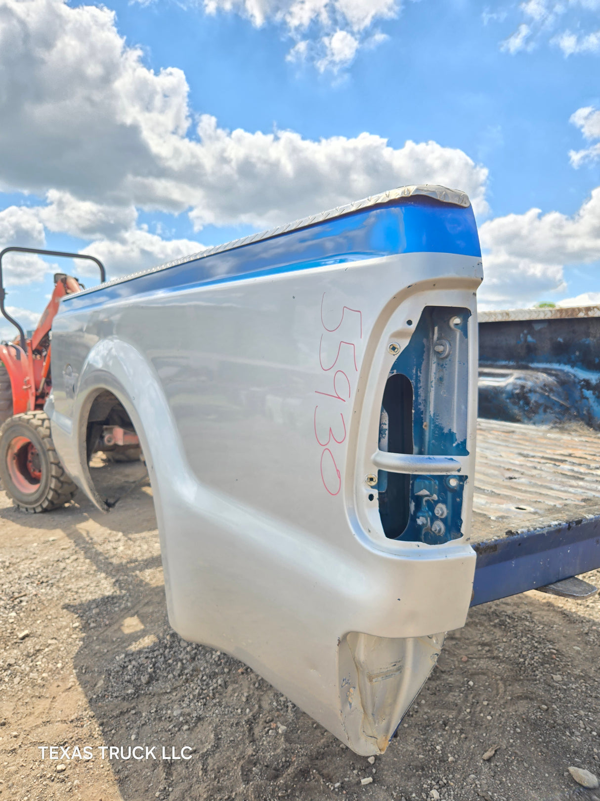 1999-2010 Ford Super Duty F250 F350 6' 9" Short Truck Bed - Silver