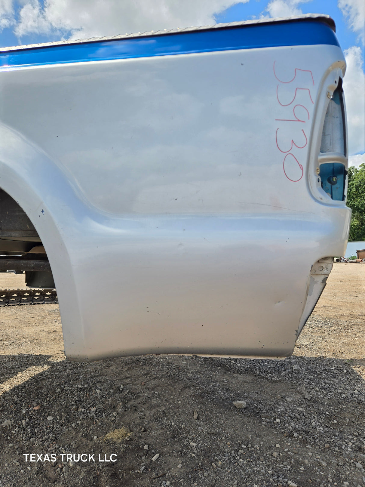 1999-2010 Ford Super Duty F250 F350 6' 9" Short Truck Bed - Silver