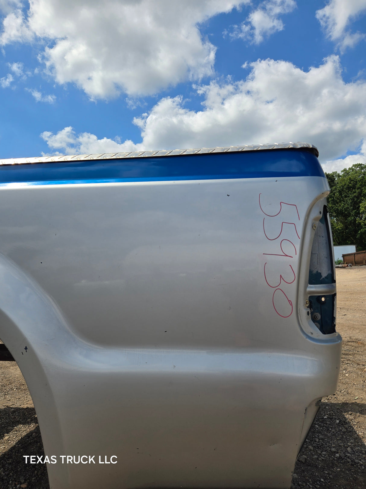 1999-2010 Ford Super Duty F250 F350 6' 9" Short Truck Bed - Silver