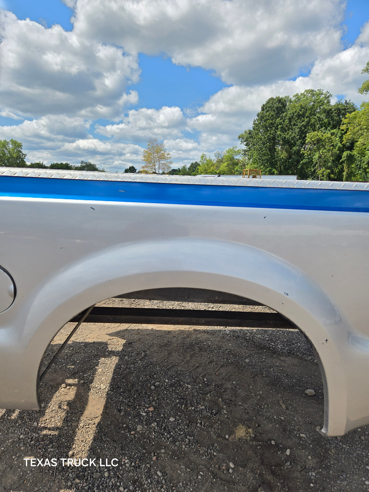 1999-2010 Ford Super Duty F250 F350 6' 9" Short Truck Bed - Silver