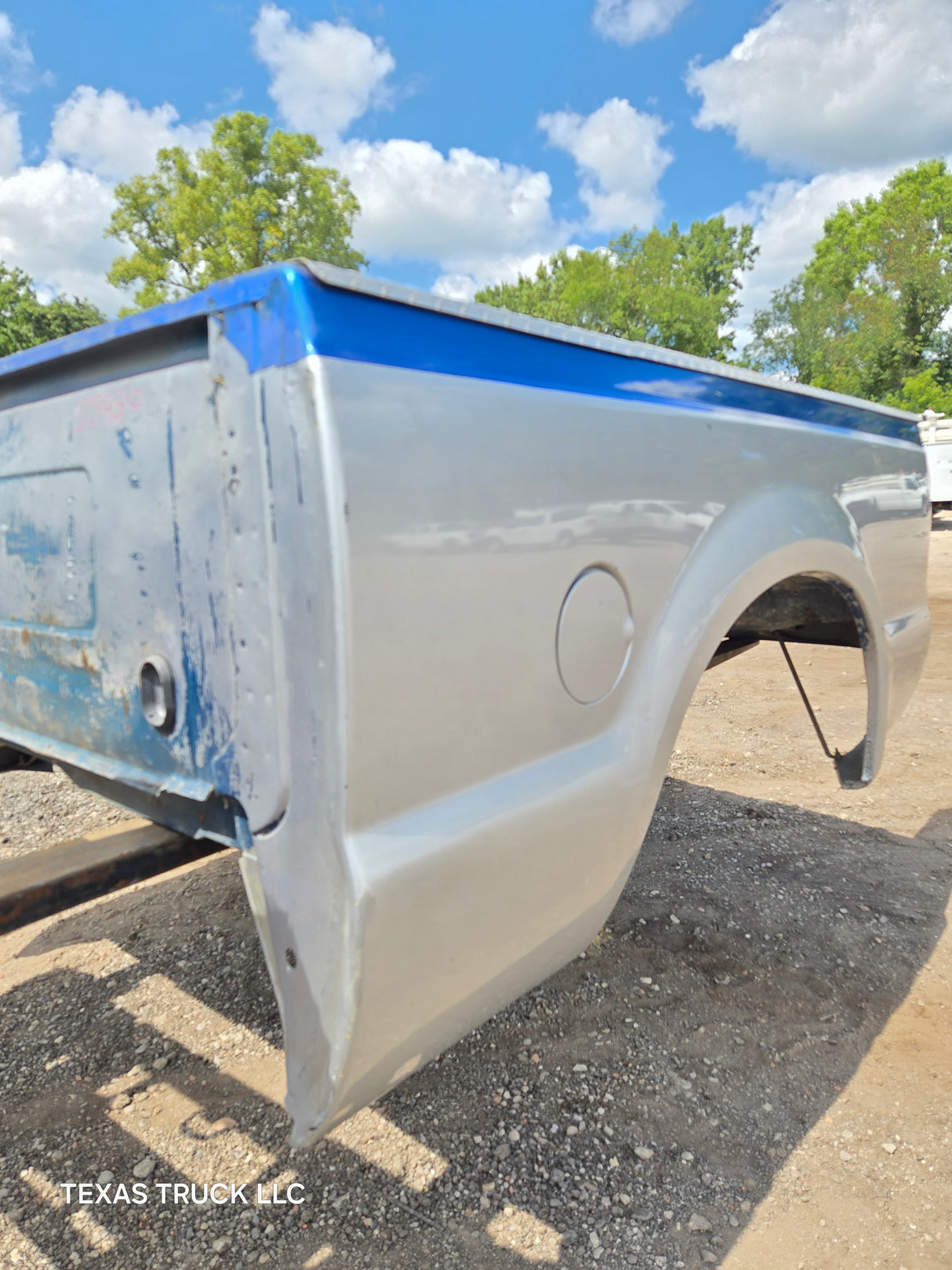 1999-2010 Ford Super Duty F250 F350 6' 9" Short Truck Bed - Silver