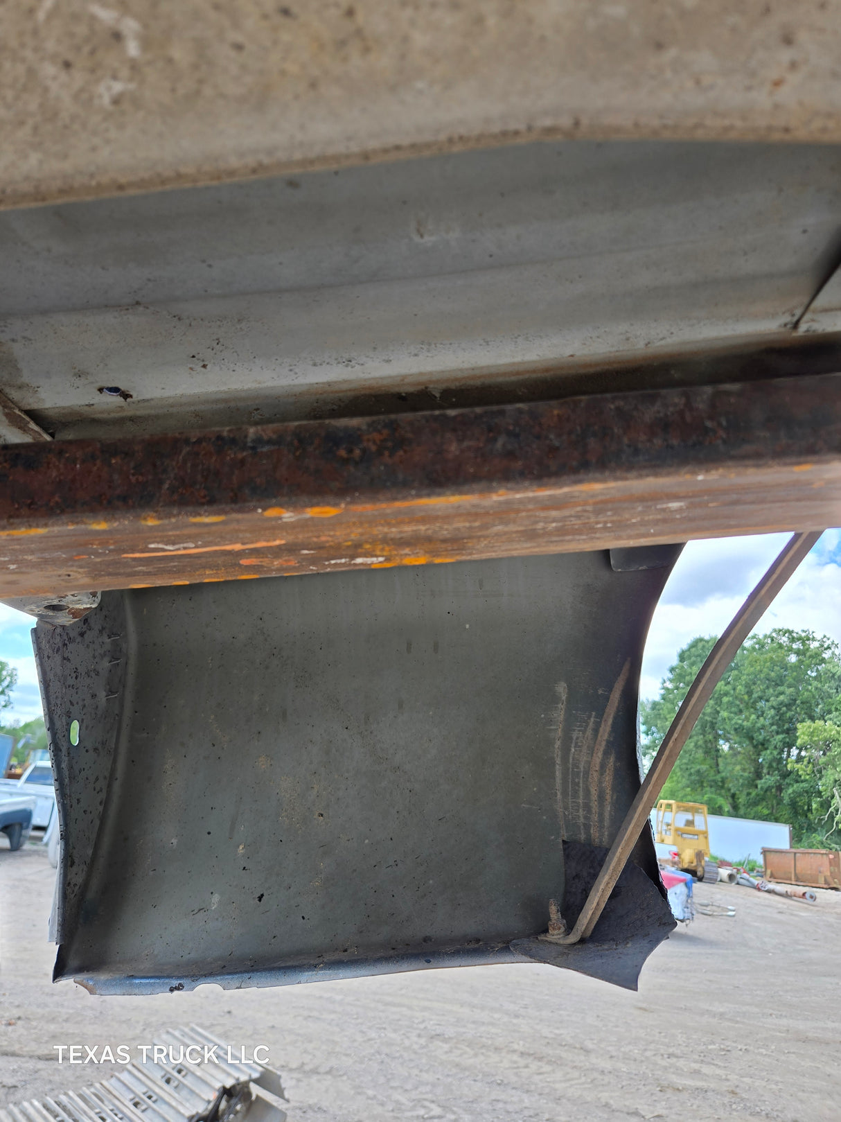 1999-2010 Ford Super Duty F250 F350 6' 9" Short Truck Bed - Silver