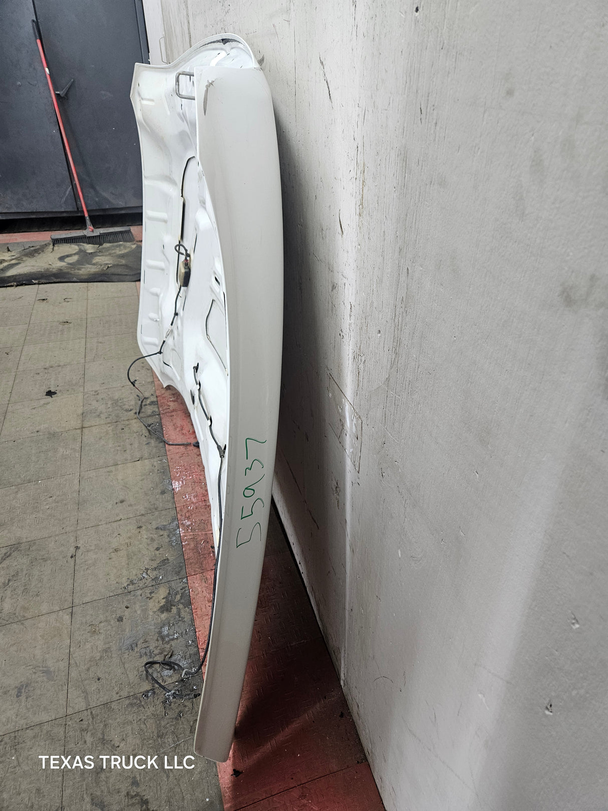 2009-2018 Dodge Ram 1500 4th Gen Hood - White