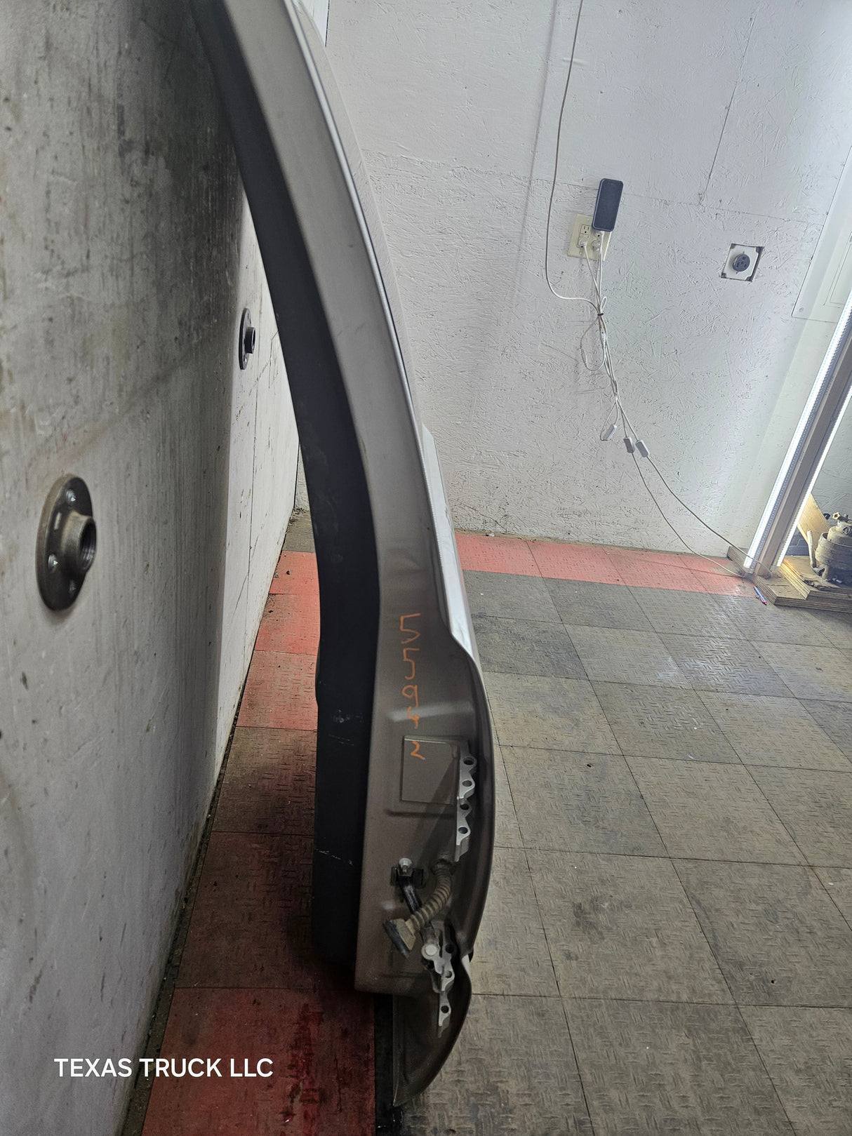 1999-2006 Chevrolet Silverado / GMC Sierra 1500 2500 3500 HD Rear Passenger side Extended Cab rear door - Pewter/Tan