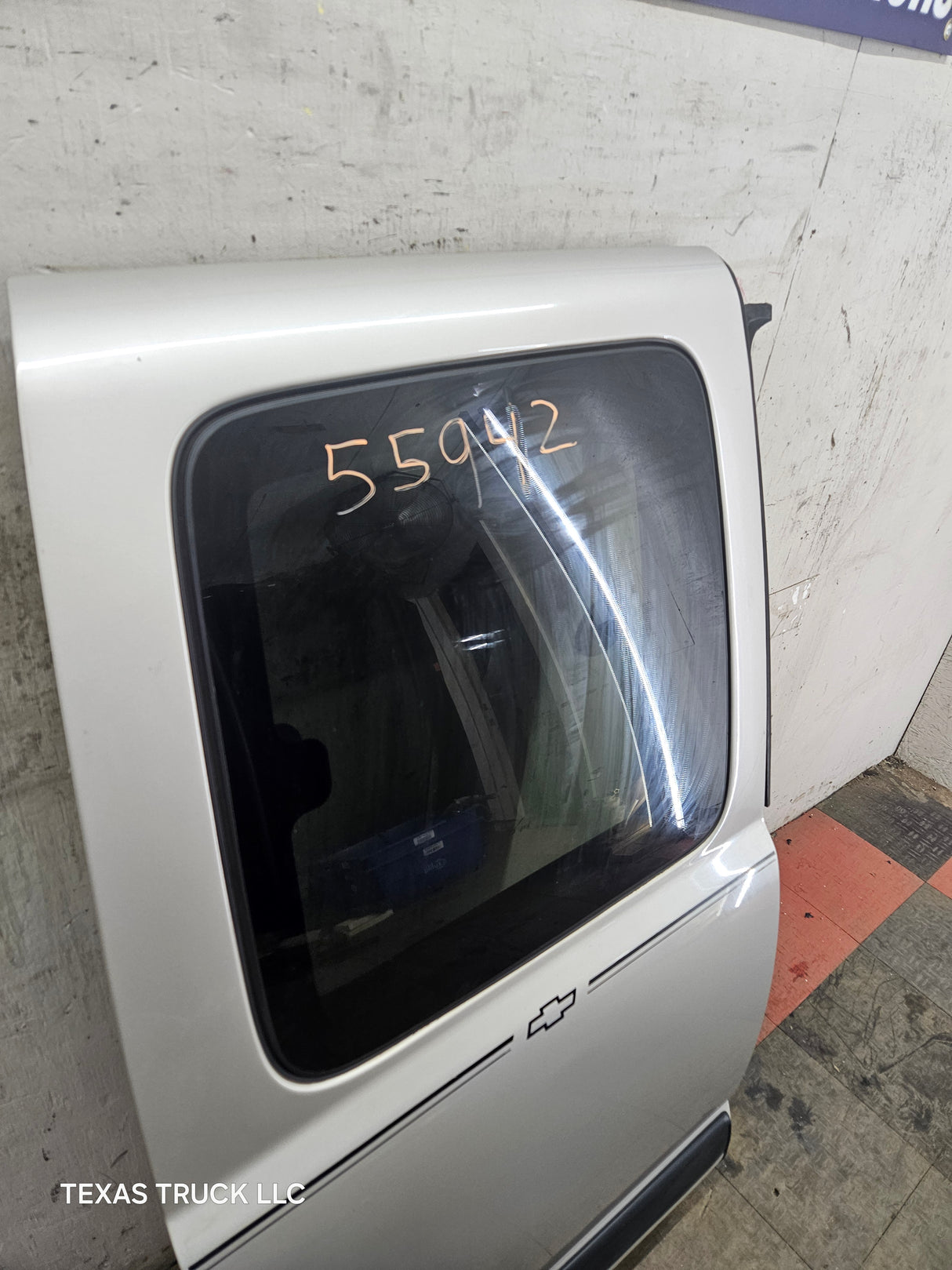 1999-2006 Chevrolet Silverado / GMC Sierra 1500 2500 3500 HD Rear Passenger side Extended Cab rear door - Pewter/Tan