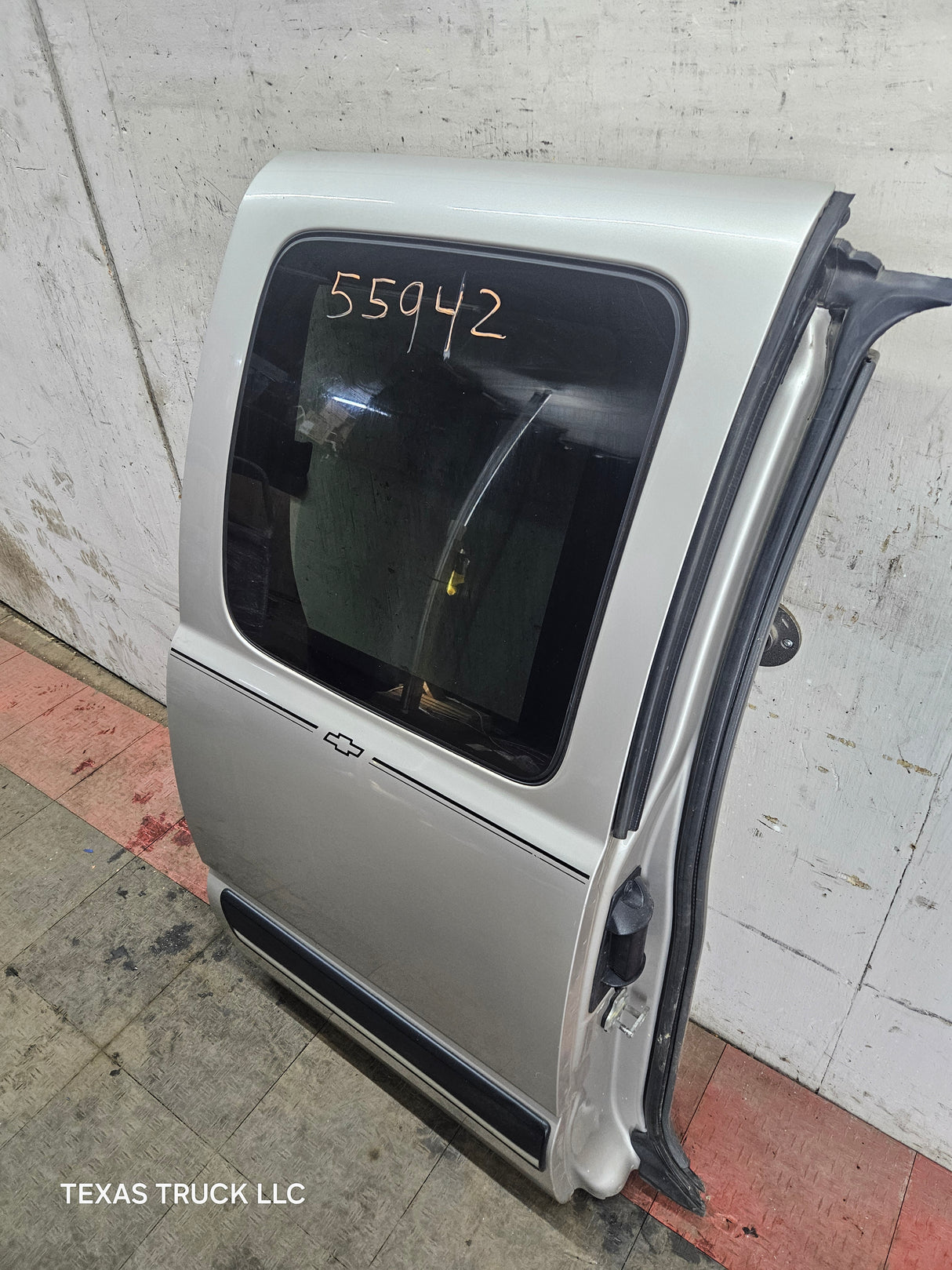 1999-2006 Chevrolet Silverado / GMC Sierra 1500 2500 3500 HD Rear Passenger side Extended Cab rear door - Pewter/Tan