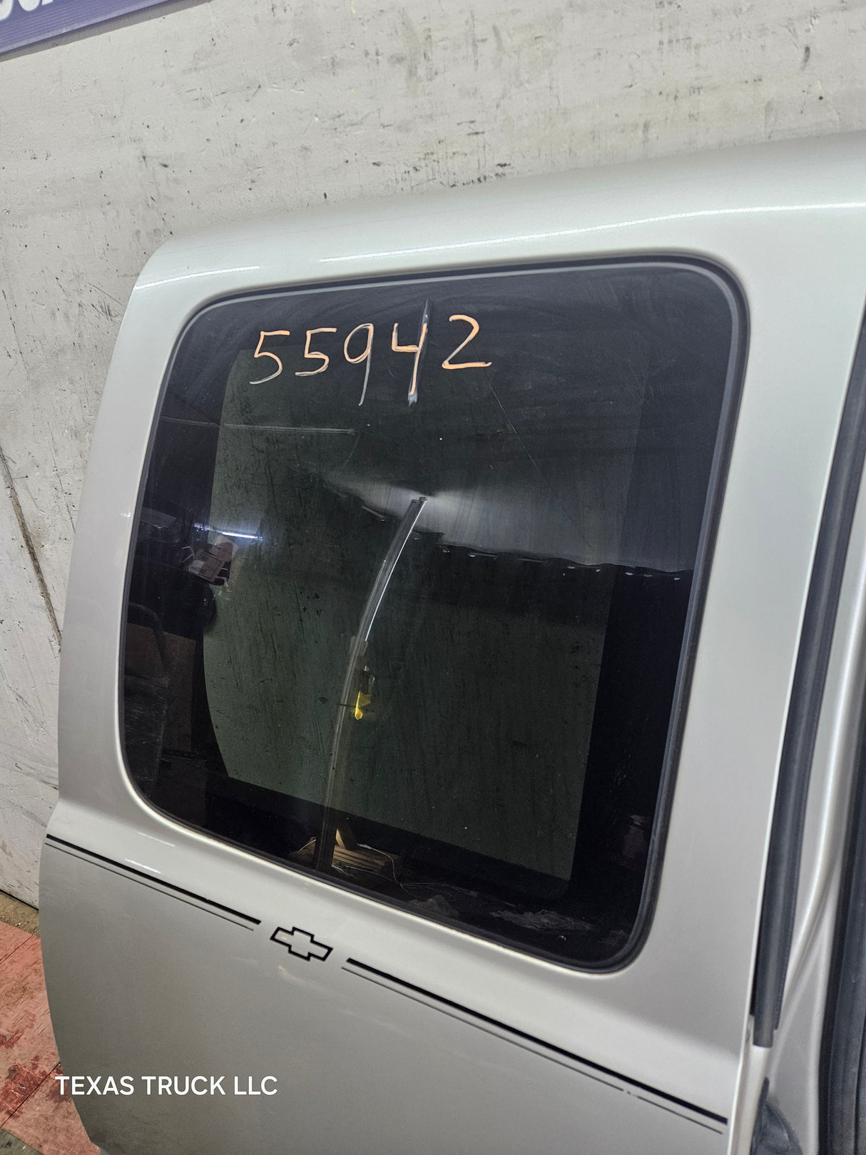 1999-2006 Chevrolet Silverado / GMC Sierra 1500 2500 3500 HD Rear Passenger side Extended Cab rear door - Pewter/Tan