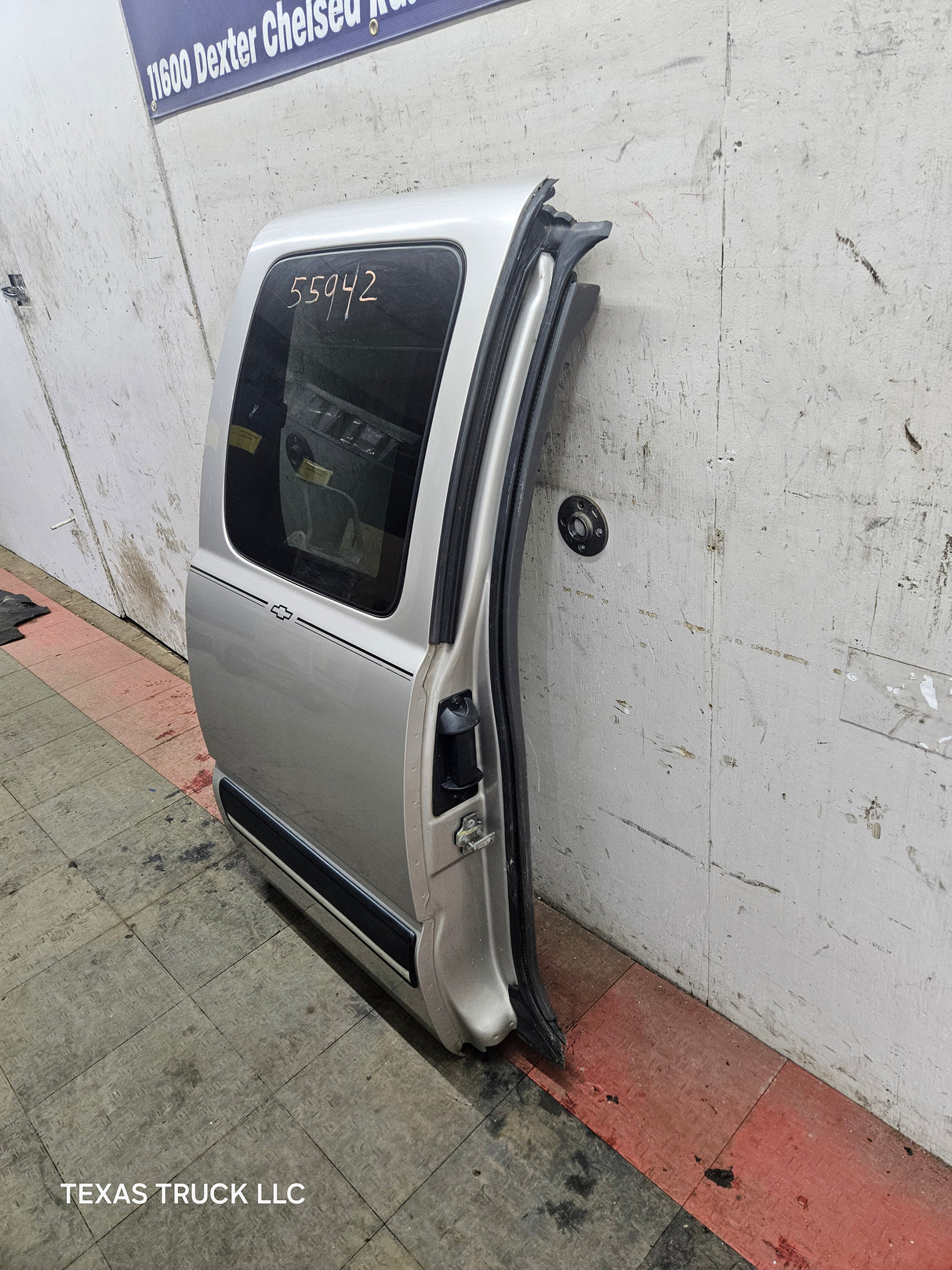 1999-2006 Chevrolet Silverado / GMC Sierra 1500 2500 3500 HD Rear Passenger side Extended Cab rear door - Pewter/Tan