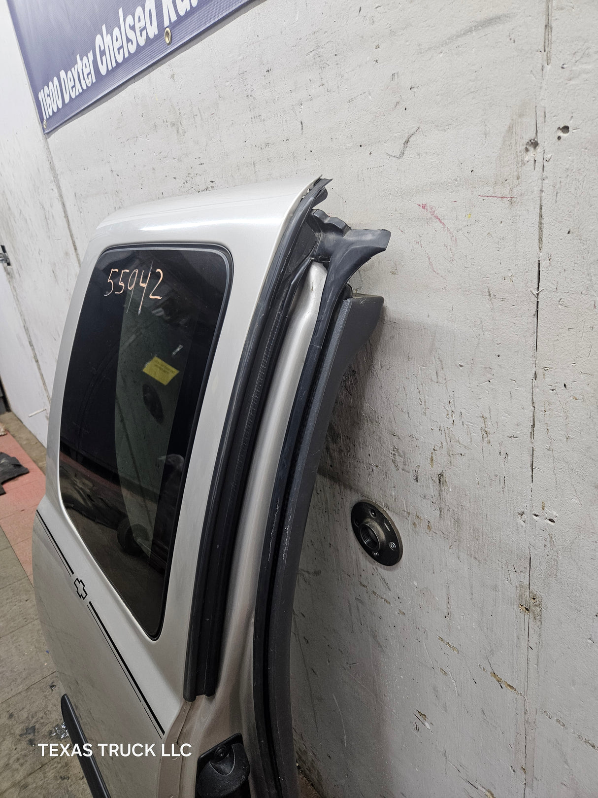 1999-2006 Chevrolet Silverado / GMC Sierra 1500 2500 3500 HD Rear Passenger side Extended Cab rear door - Pewter/Tan