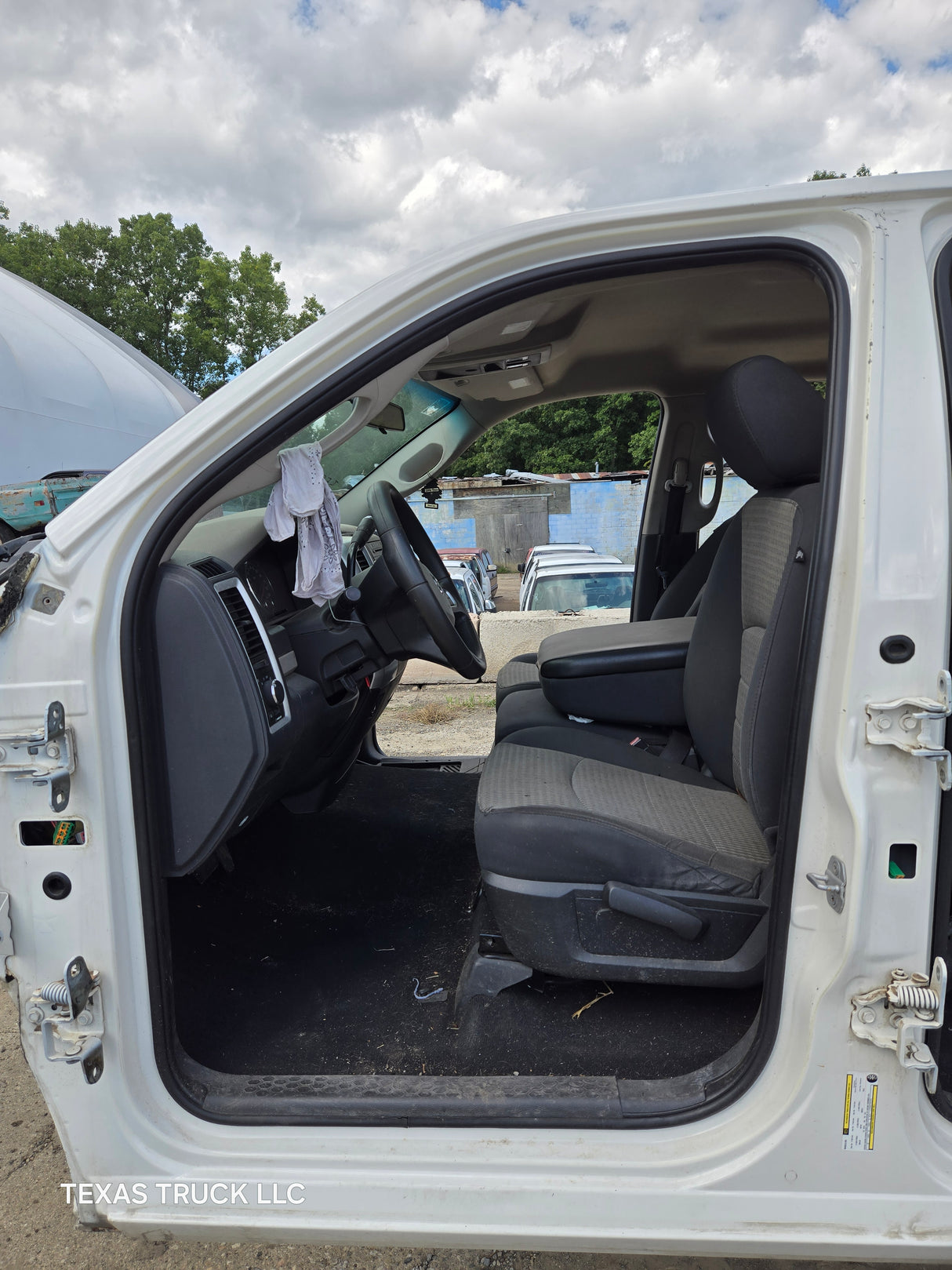 2009-2018 Dodge Ram 1500 4th Gen Quad Cab Cab - White