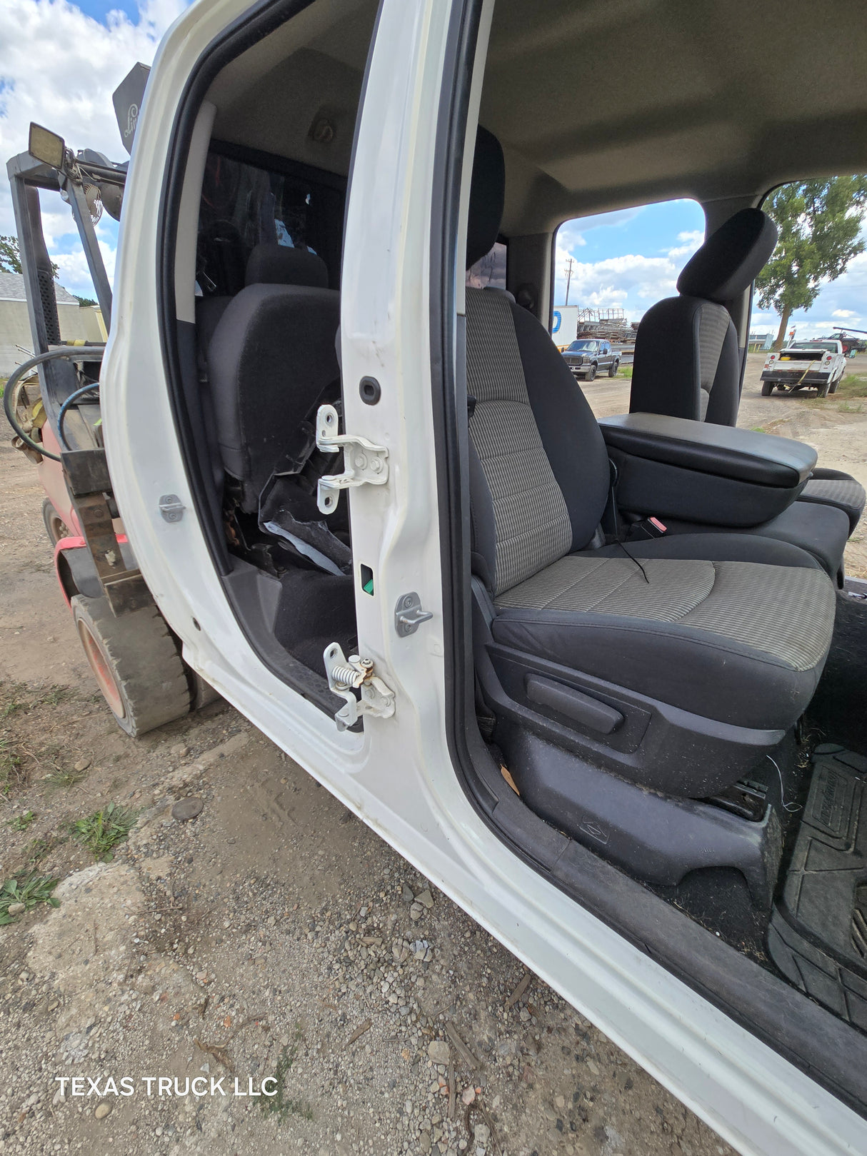 2009-2018 Dodge Ram 1500 4th Gen Quad Cab Cab - White