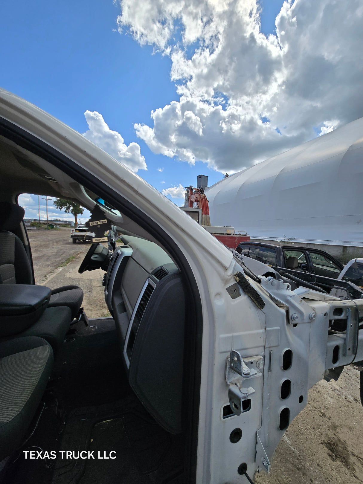 2009-2018 Dodge Ram 1500 4th Gen Quad Cab Cab - White