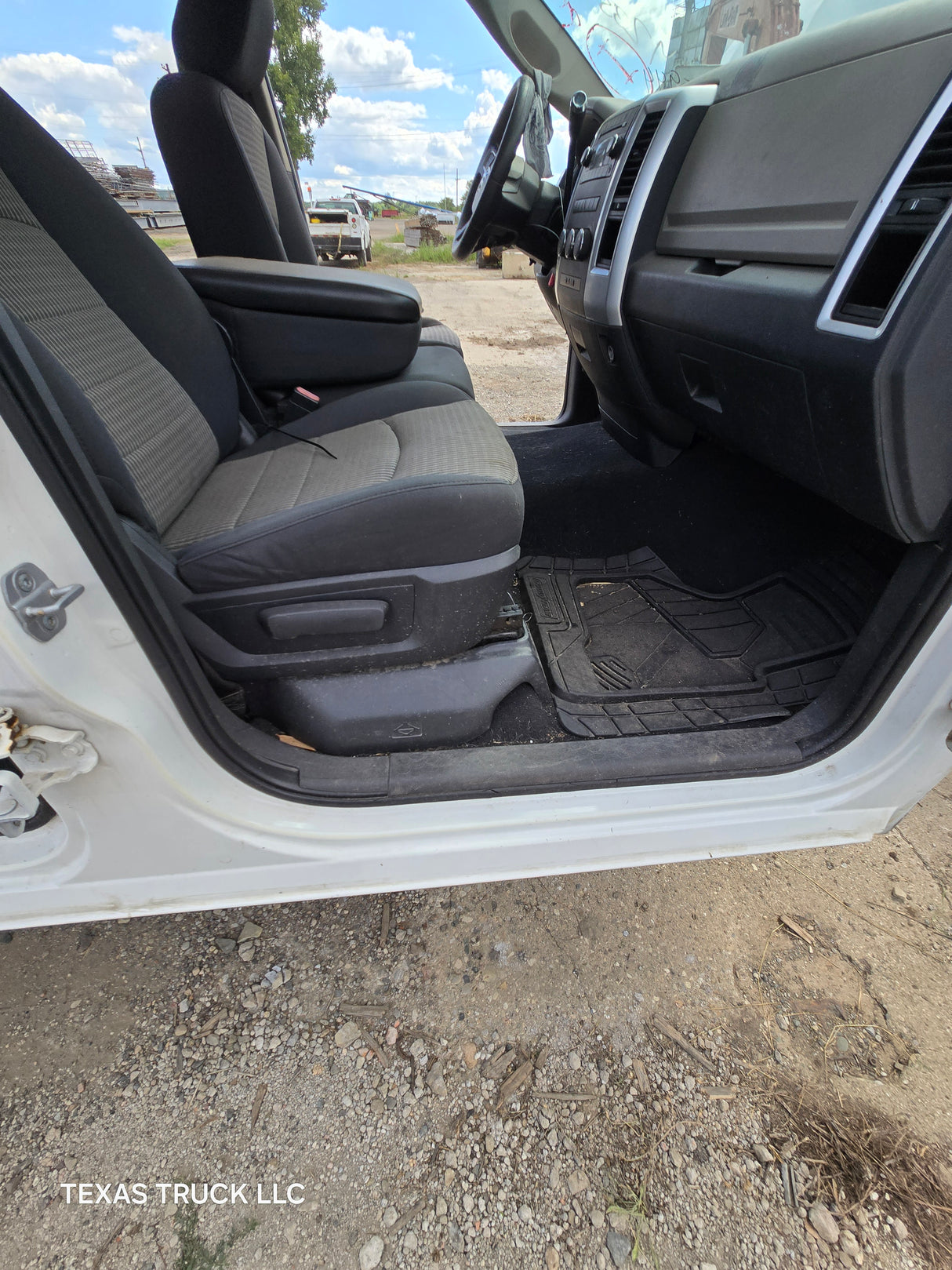 2009-2018 Dodge Ram 1500 4th Gen Quad Cab Cab - White