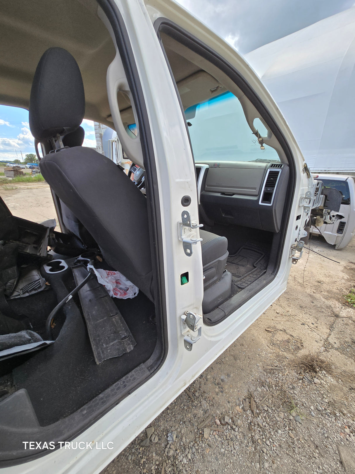 2009-2018 Dodge Ram 1500 4th Gen Quad Cab Cab - White