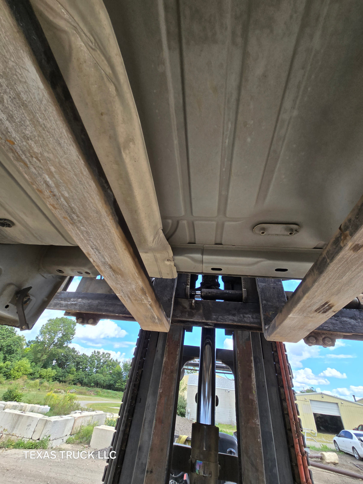 2009-2018 Dodge Ram 1500 4th Gen Quad Cab Cab - White