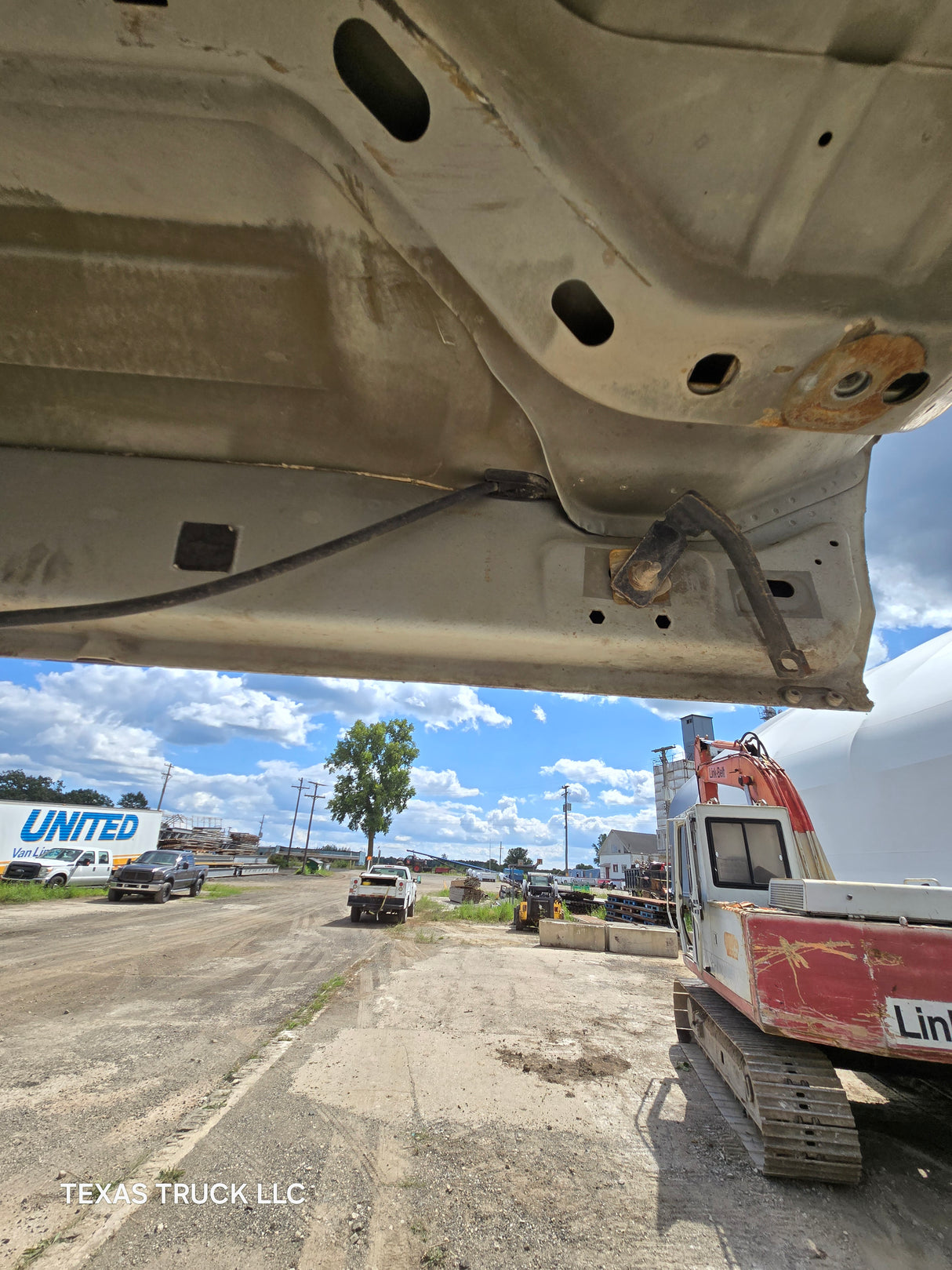 2009-2018 Dodge Ram 1500 4th Gen Quad Cab Cab - White