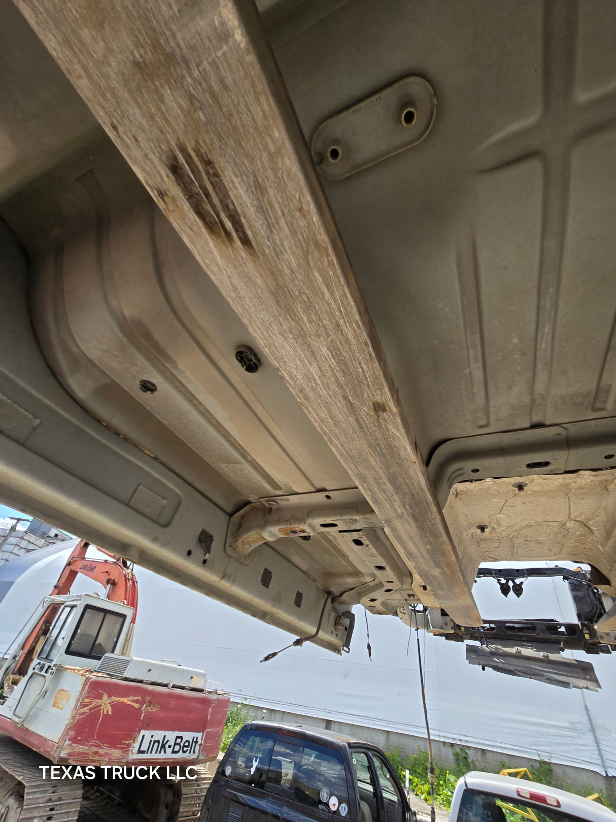 2009-2018 Dodge Ram 1500 4th Gen Quad Cab Cab - White