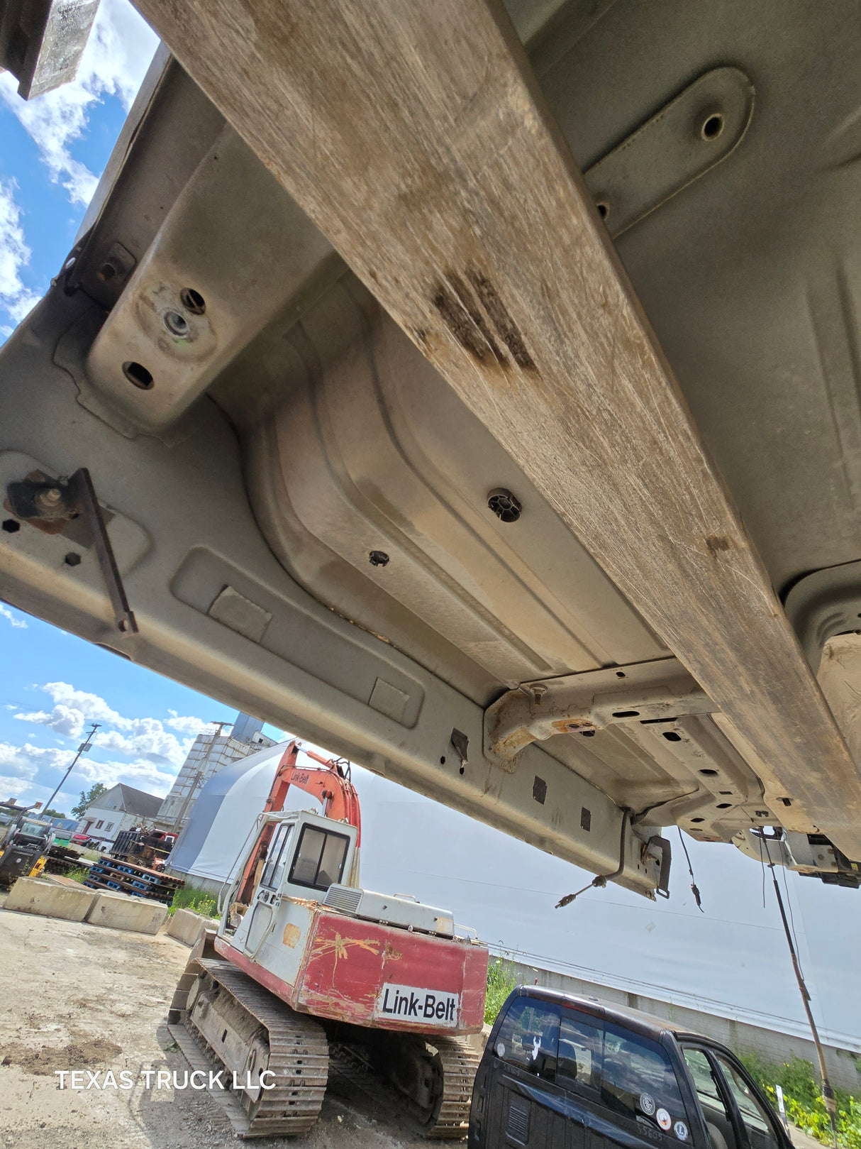 2009-2018 Dodge Ram 1500 4th Gen Quad Cab Cab - White