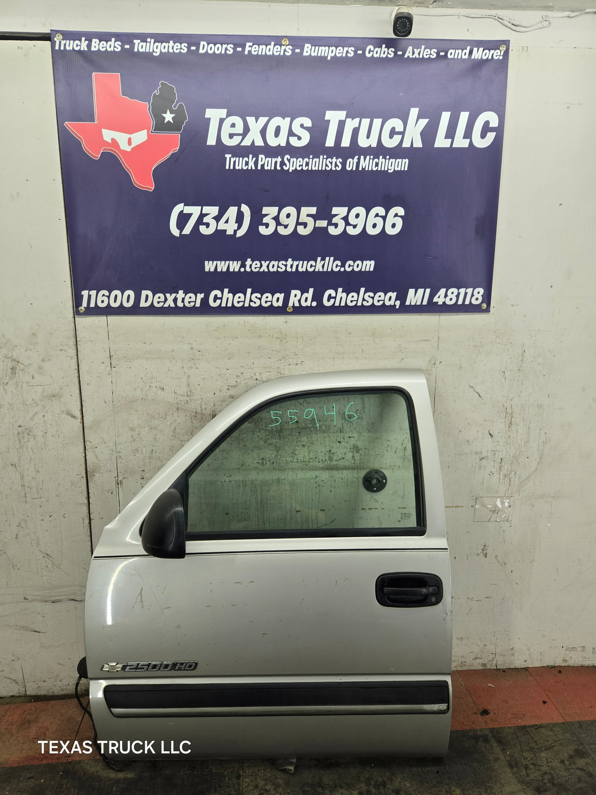 1999-2006 Chevrolet Silverado / GMC Sierra 1500 2500 3500 HD Front Driver Side Door LH - Pewter/Tan