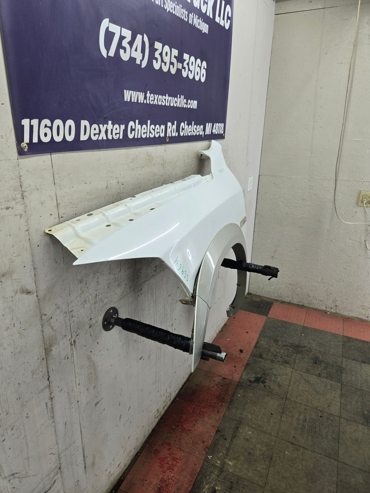 2009-2018 Dodge Ram 4th Gen LH Driver Side Front Fender 1500 2500 3500 - White & Tan