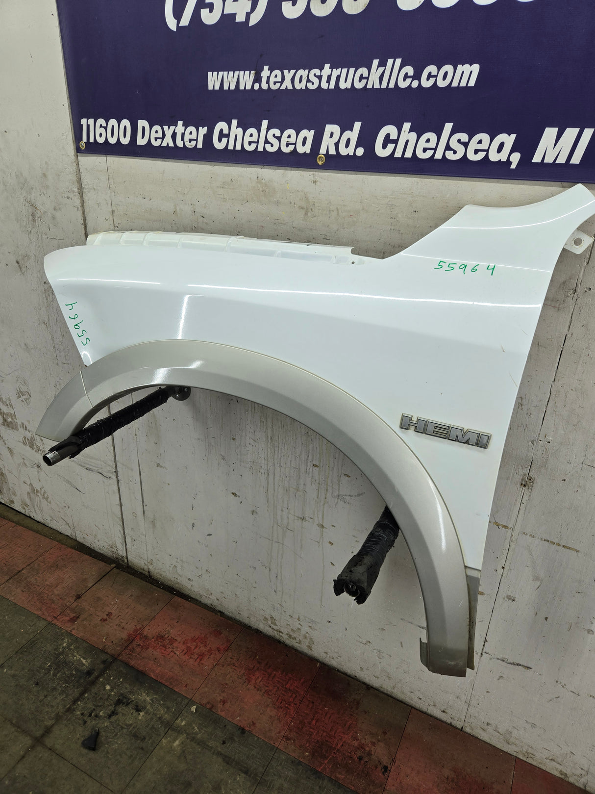 2009-2018 Dodge Ram 4th Gen LH Driver Side Front Fender 1500 2500 3500 - White & Tan