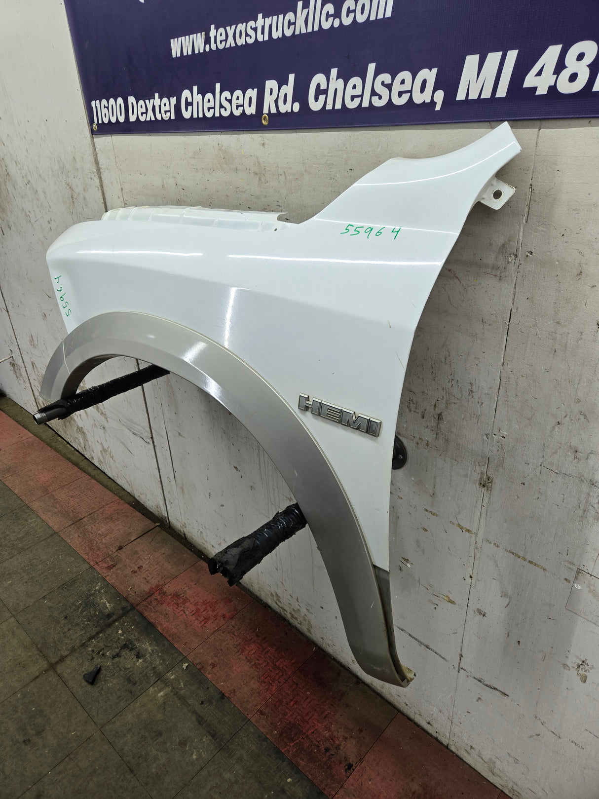 2009-2018 Dodge Ram 4th Gen LH Driver Side Front Fender 1500 2500 3500 - White & Tan