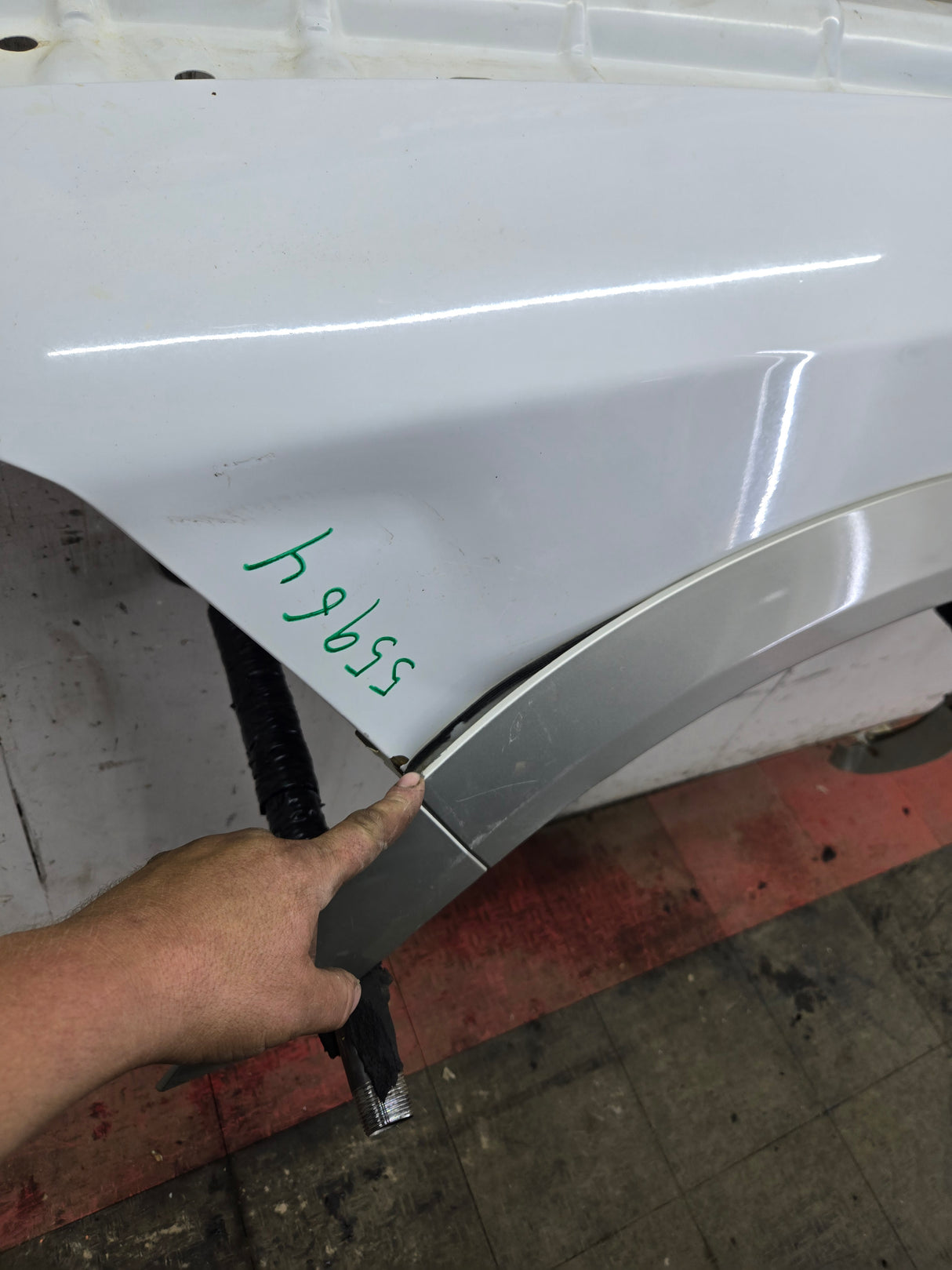 2009-2018 Dodge Ram 4th Gen LH Driver Side Front Fender 1500 2500 3500 - White & Tan