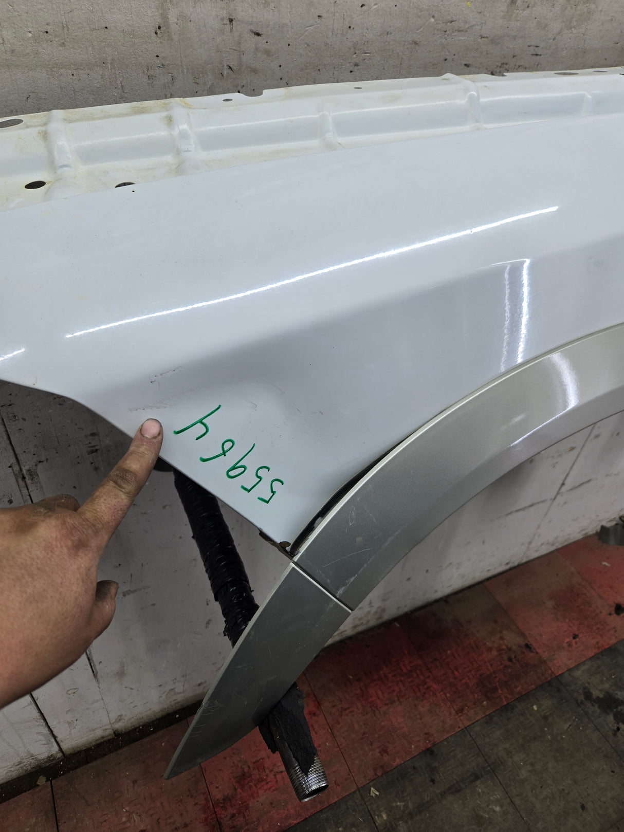 2009-2018 Dodge Ram 4th Gen LH Driver Side Front Fender 1500 2500 3500 - White & Tan