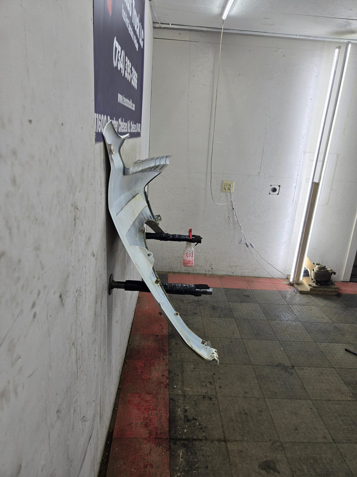 2009-2018 Dodge Ram 4th Gen LH Driver Side Front Fender 1500 2500 3500 - White & Tan