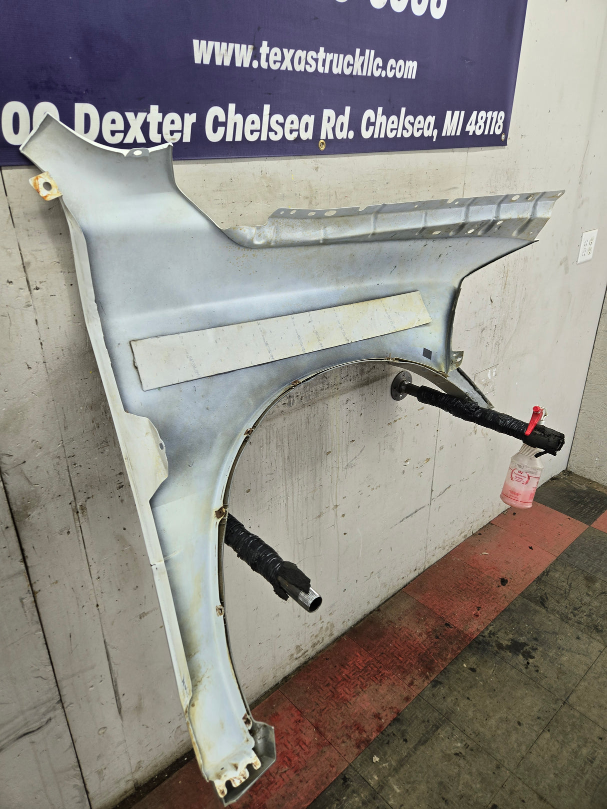 2009-2018 Dodge Ram 4th Gen LH Driver Side Front Fender 1500 2500 3500 - White & Tan