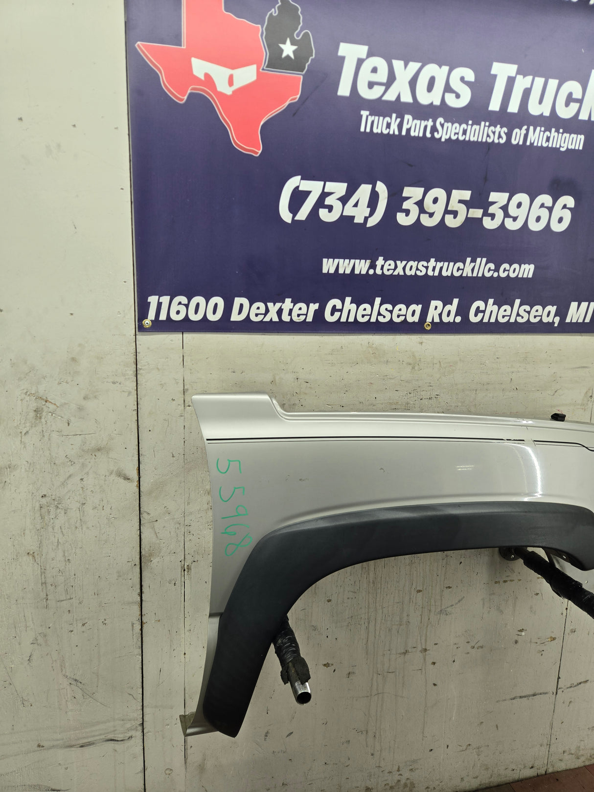 2003-2007 Chevrolet Silverado / Tahoe / Suburban 1500 2500 3500 HD RH Passenger Side "Cateye" Front Fender - Pewter/Tan