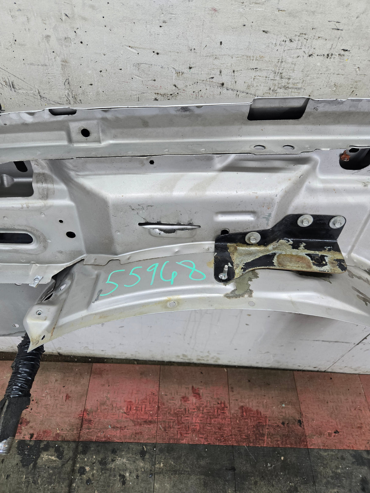 2003-2007 Chevrolet Silverado / Tahoe / Suburban 1500 2500 3500 HD RH Passenger Side "Cateye" Front Fender - Pewter/Tan