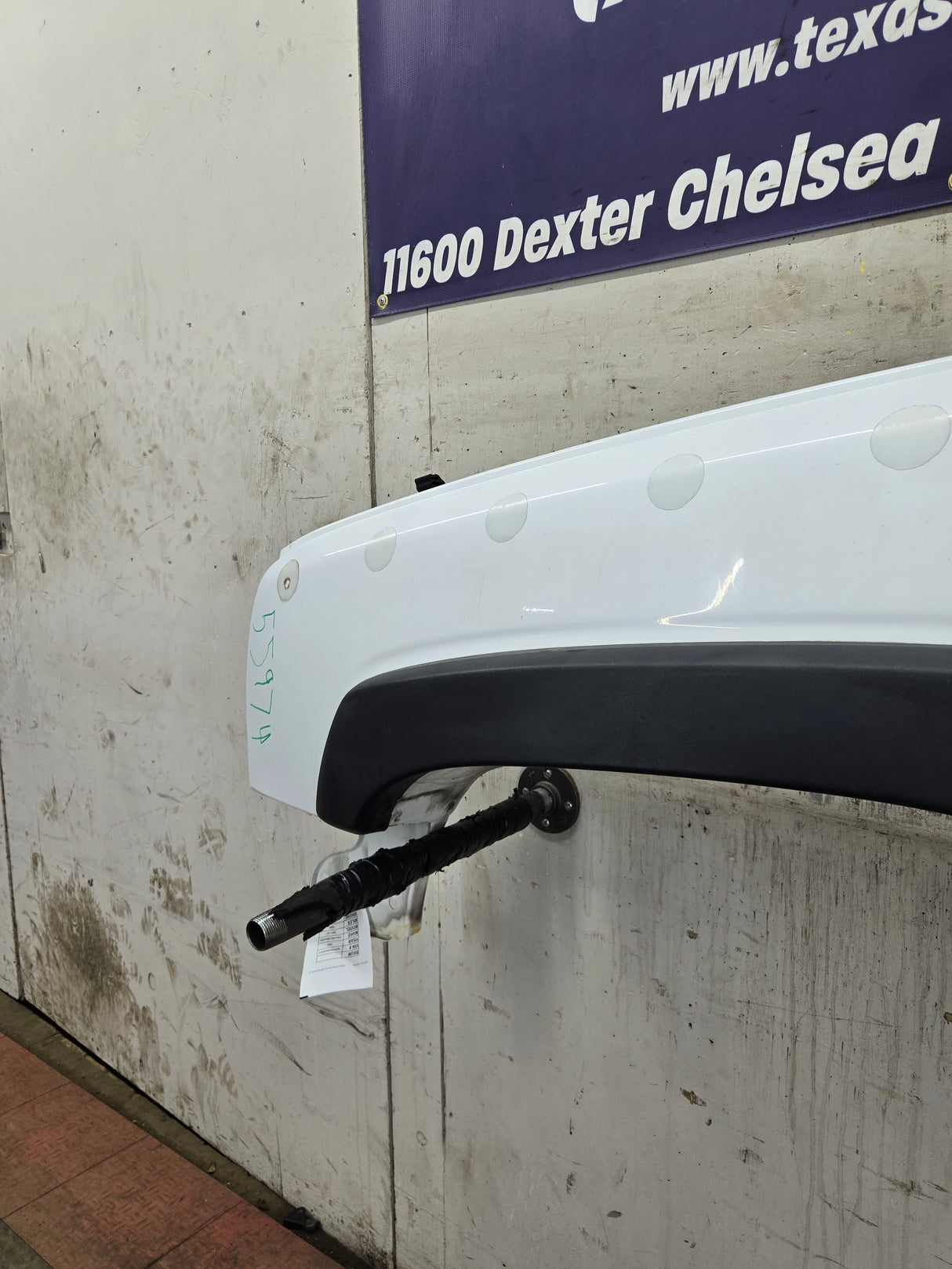 2003-2007 Chevrolet Silverado / Tahoe / Suburban 1500 2500 3500 HD LH Driver Side "Cateye" Front Fender - Summit White