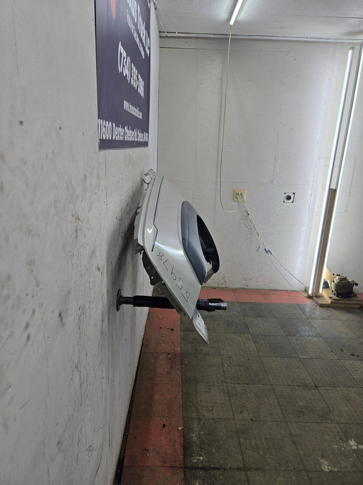 2003-2007 Chevrolet Silverado / Tahoe / Suburban 1500 2500 3500 HD LH Driver Side "Cateye" Front Fender - Pewter/Tan