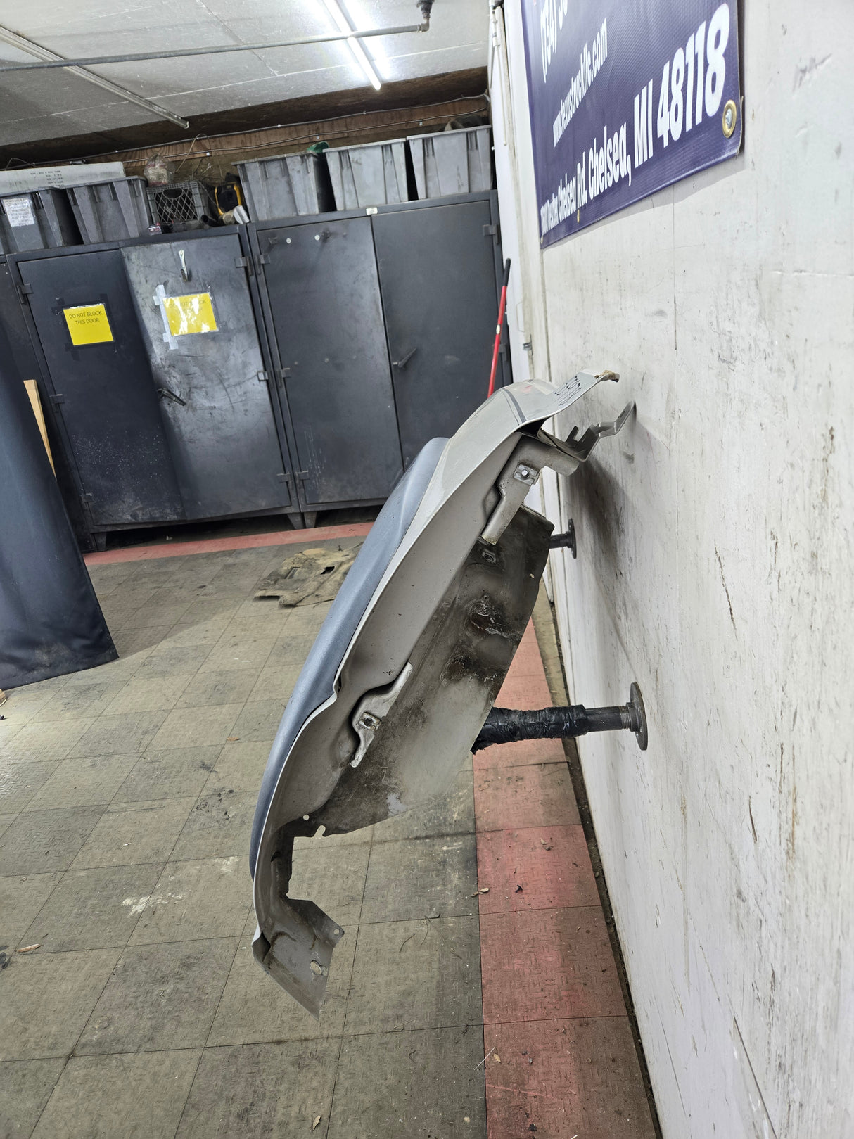 2003-2007 Chevrolet Silverado / Tahoe / Suburban 1500 2500 3500 HD LH Driver Side "Cateye" Front Fender - Pewter/Tan