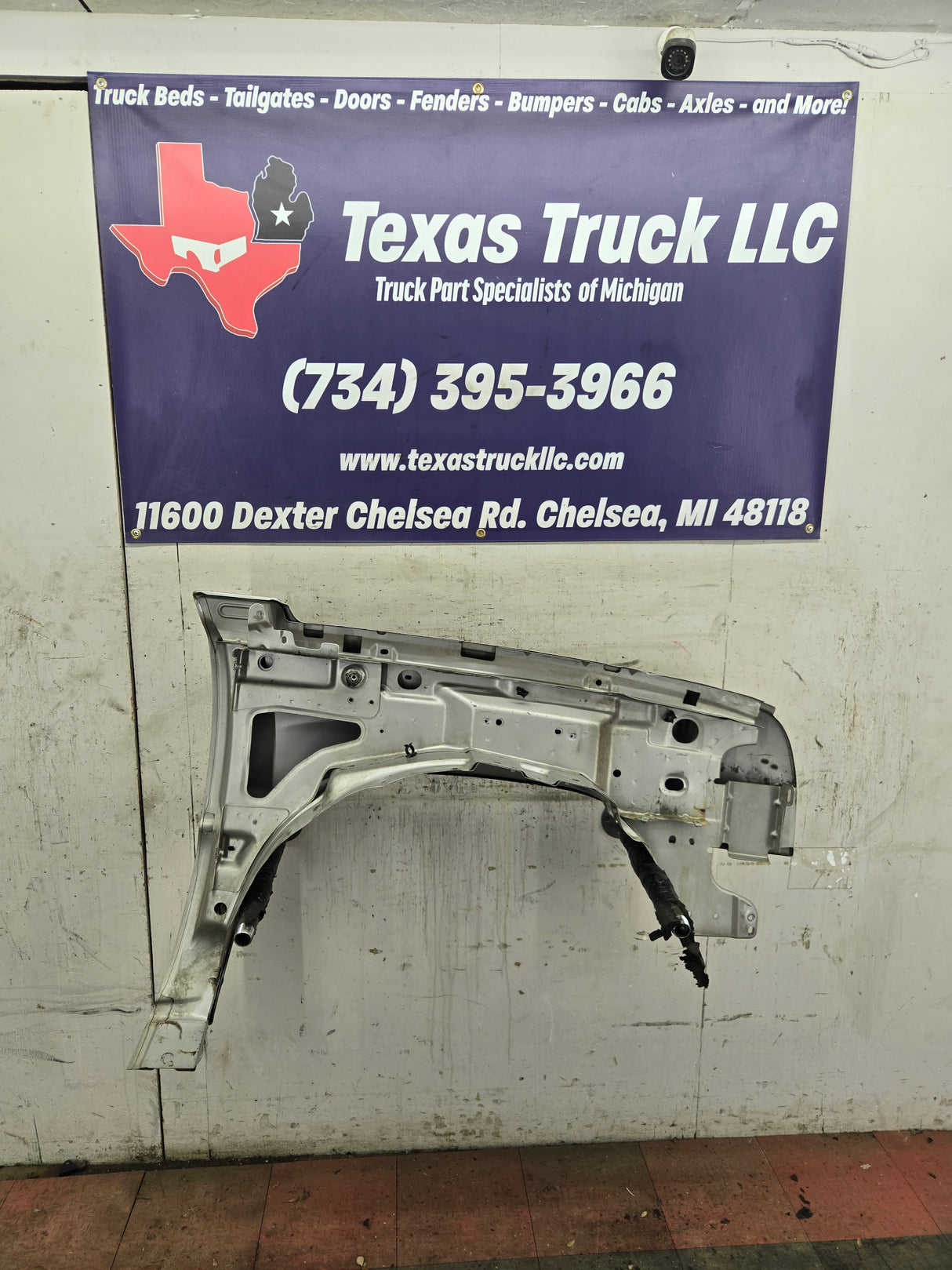 2003-2007 Chevrolet Silverado / Tahoe / Suburban 1500 2500 3500 HD LH Driver Side "Cateye" Front Fender - Pewter/Tan