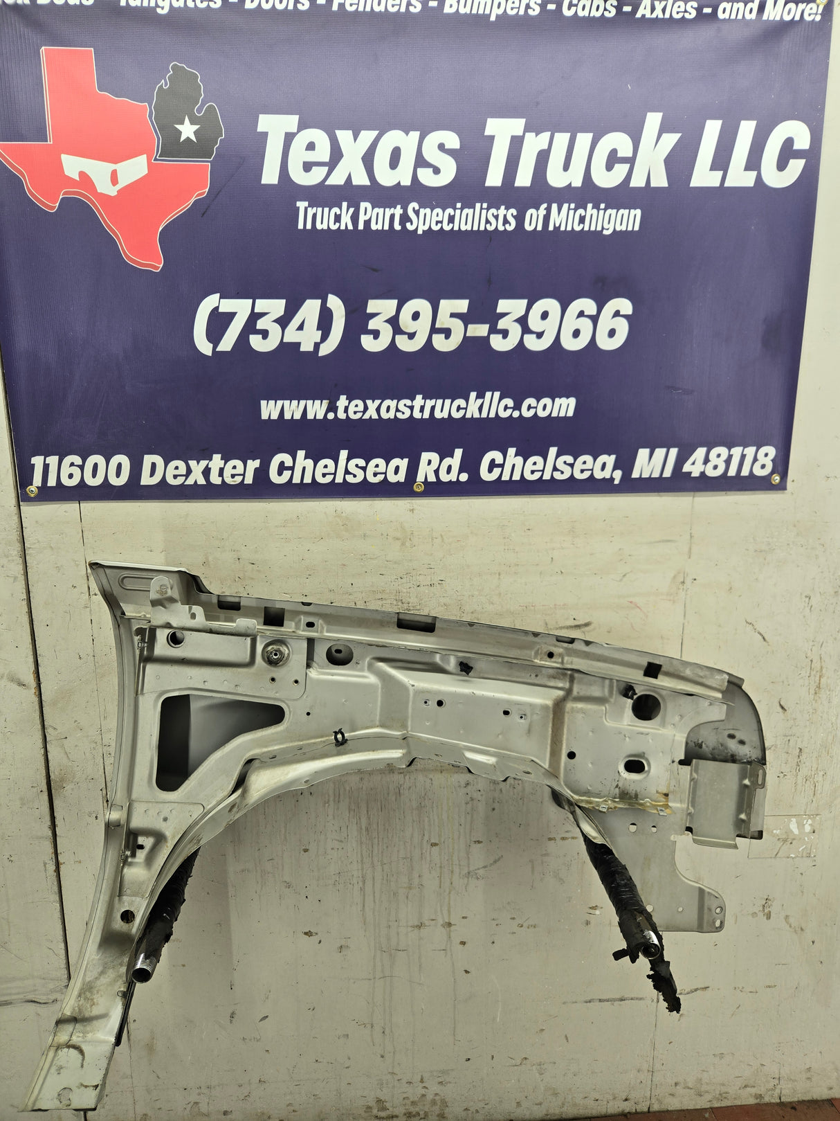 2003-2007 Chevrolet Silverado / Tahoe / Suburban 1500 2500 3500 HD LH Driver Side "Cateye" Front Fender - Pewter/Tan